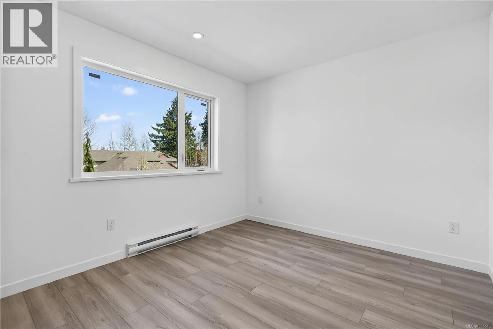 Property at #5 1590 PIERCY AVE, Courtenay, BC