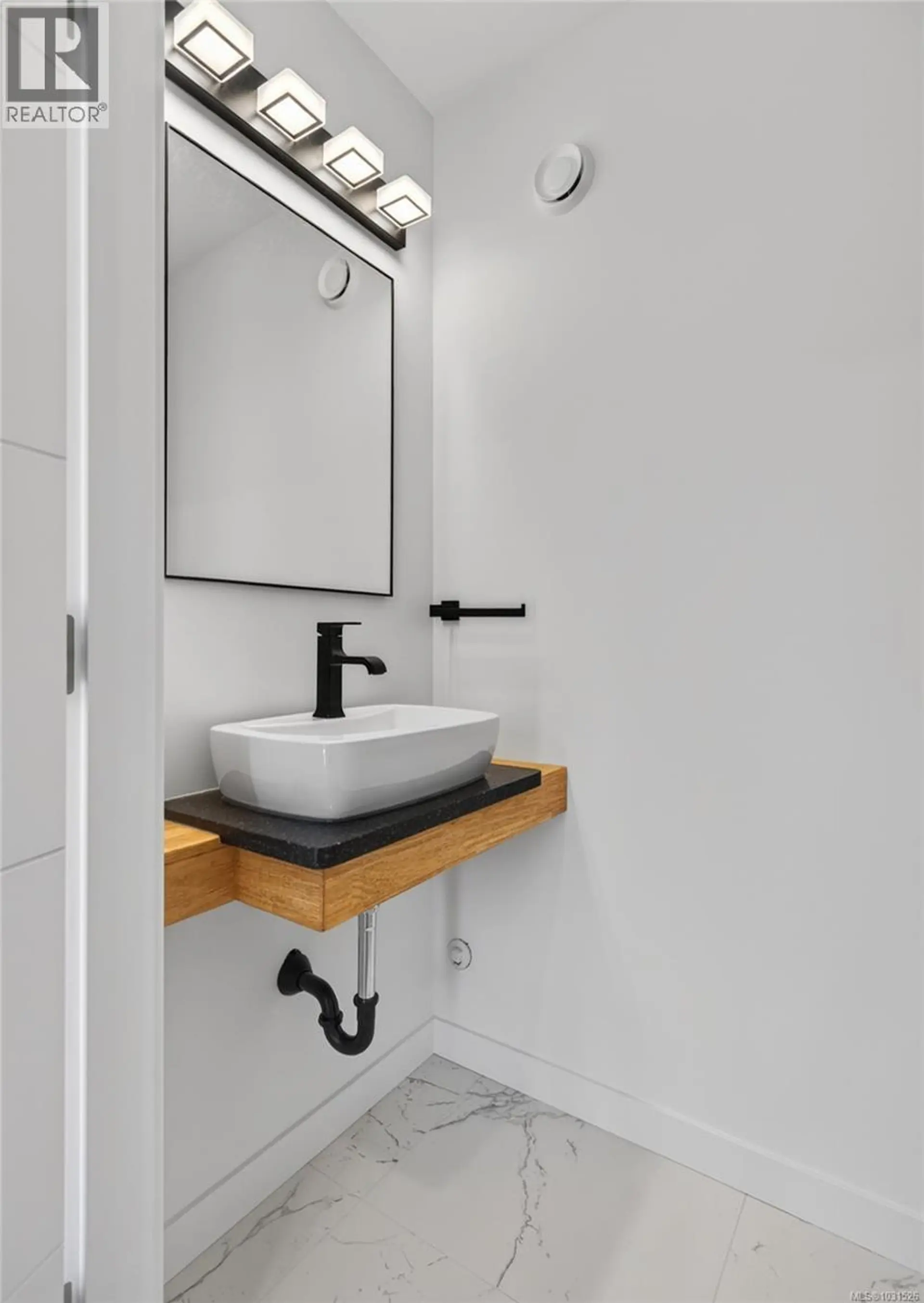 Property at #8 1590 PIERCY AVE, Courtenay, BC