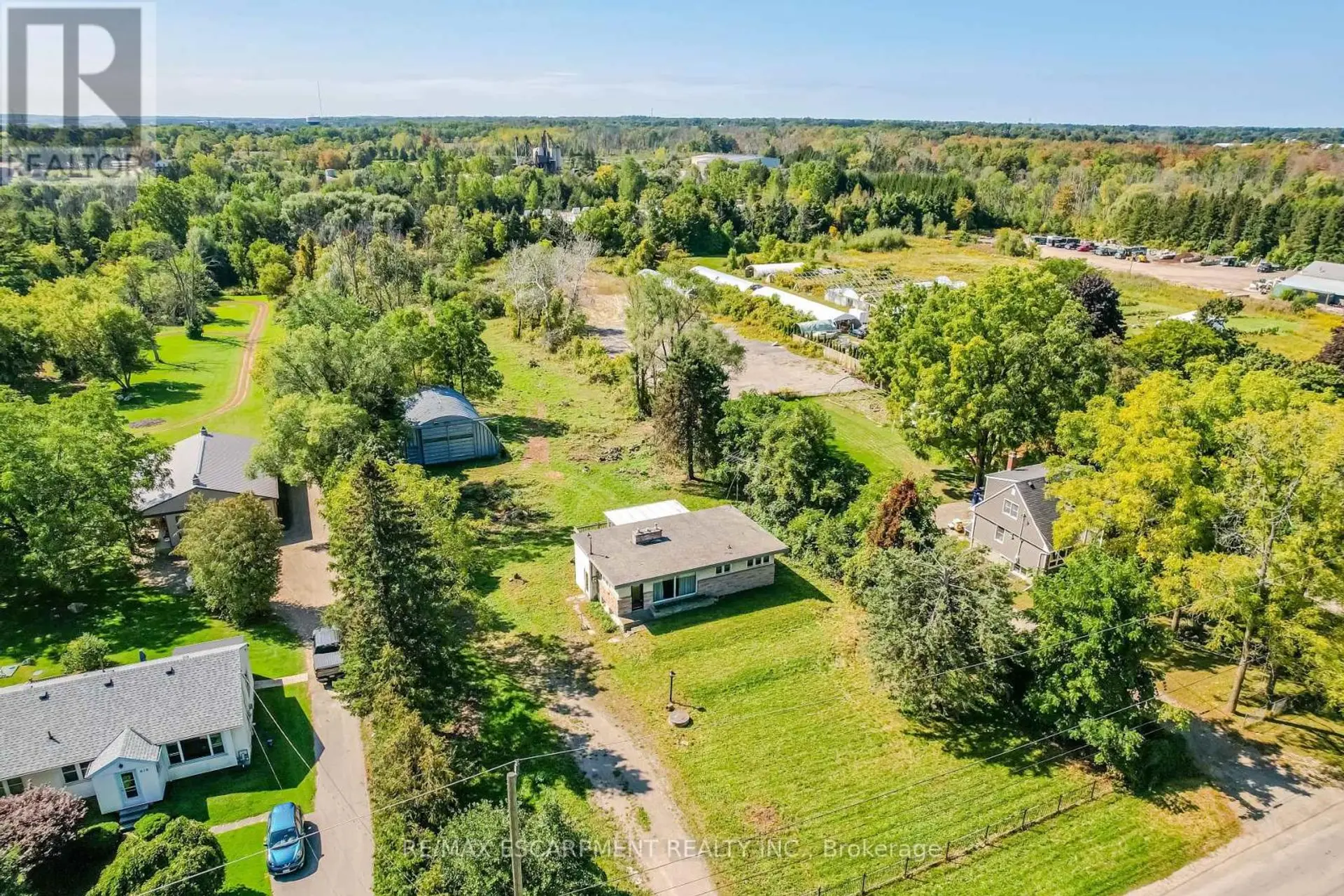 623 ROBSON ROAD - Image 3