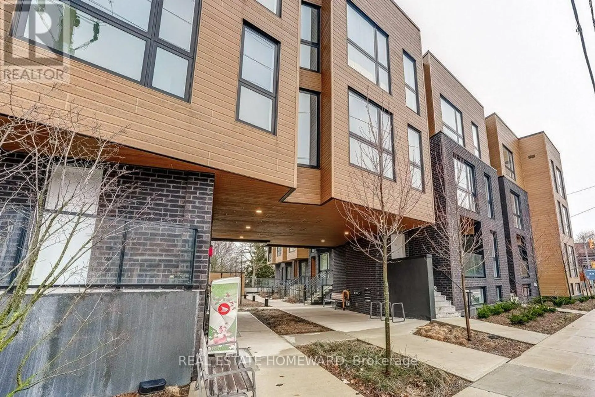 #16 35 BIRCHCLIFF AVENUE - Image 2