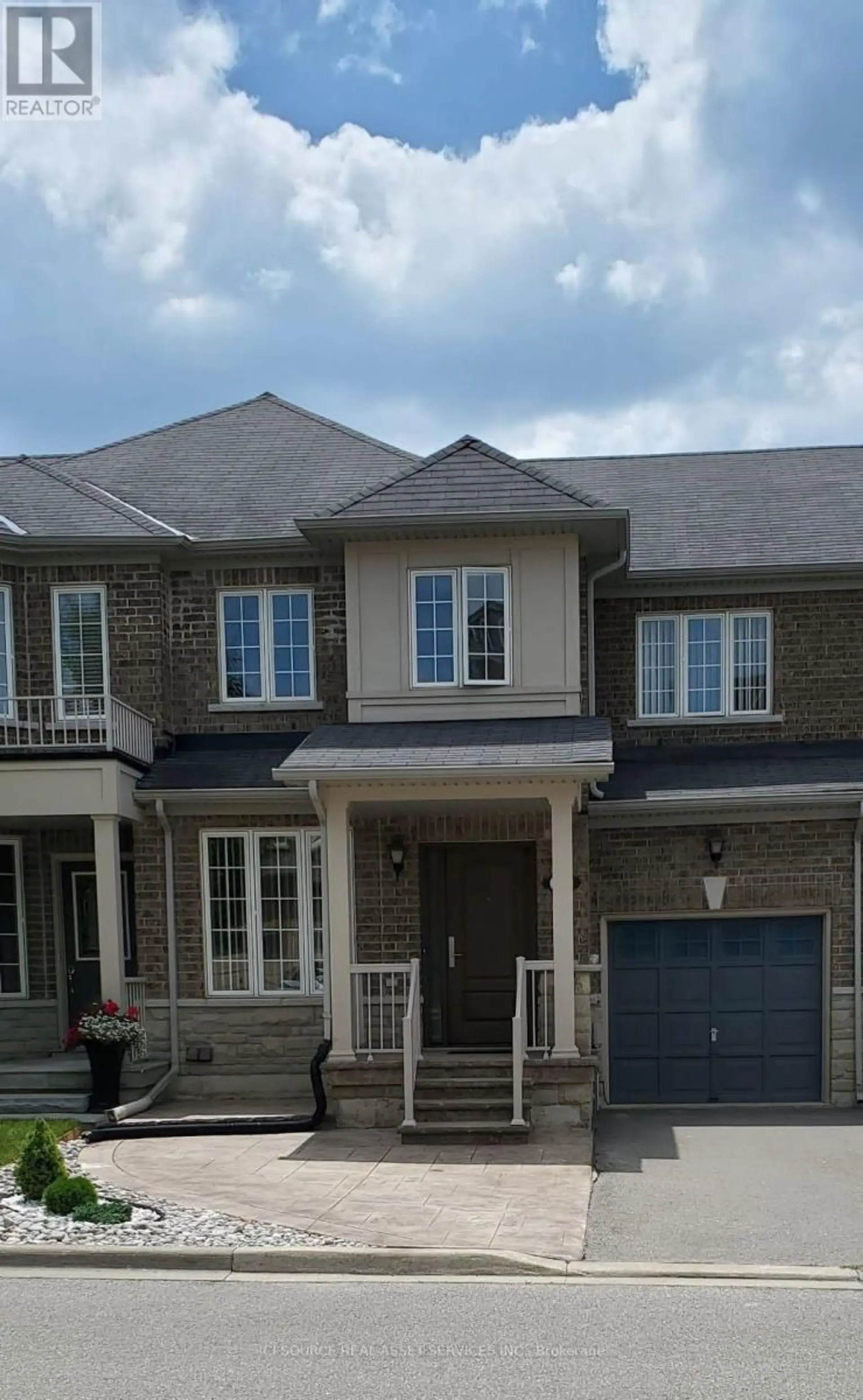 11 LEVELLANDS CRESCENT - Image 1
