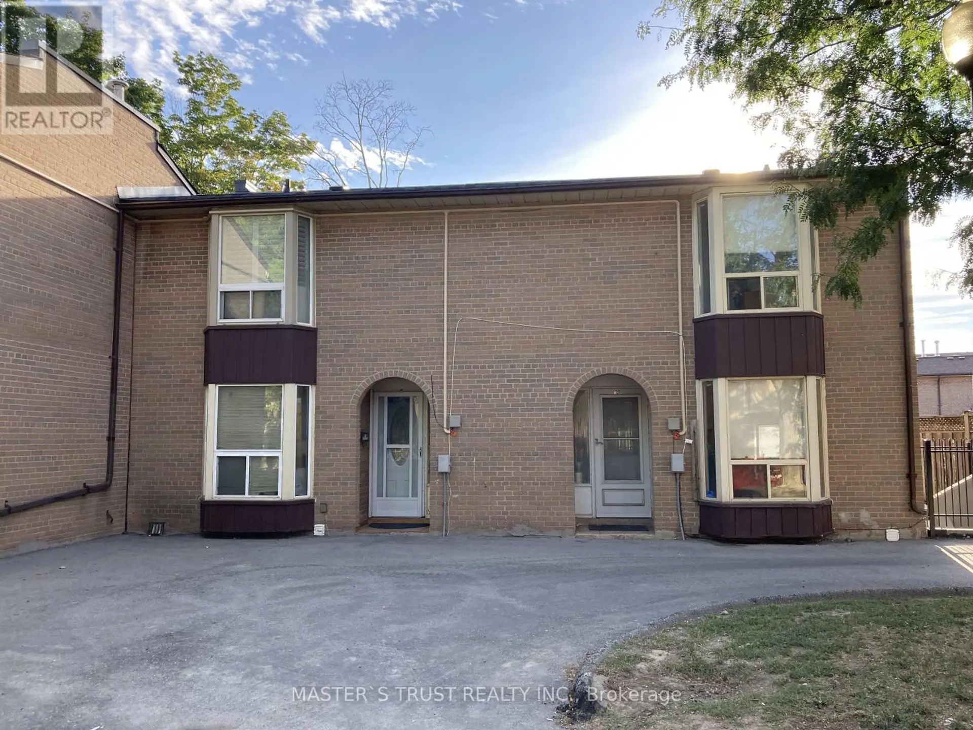 #72 246 JOHN GARLAND BOULEVARD - Image 1