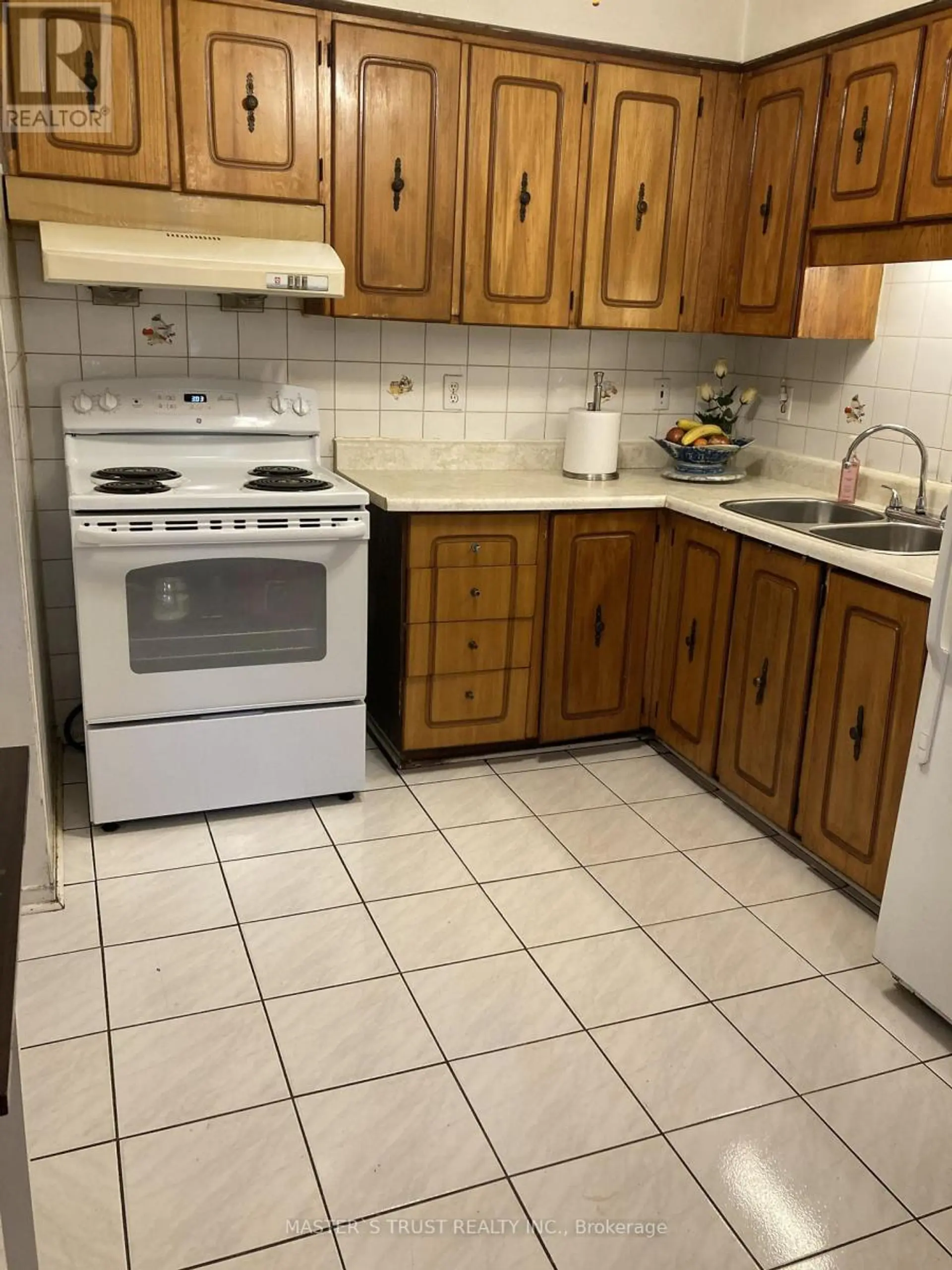 #72 246 JOHN GARLAND BOULEVARD - Image 12