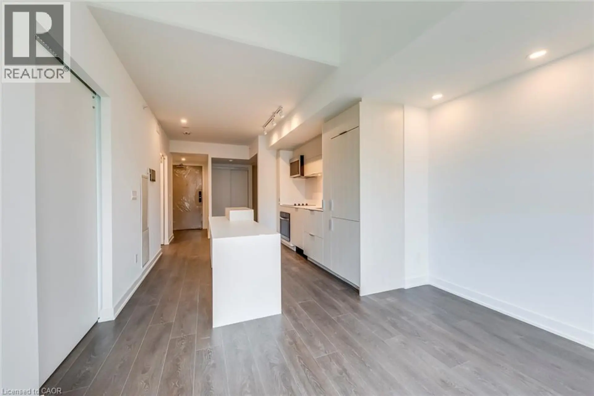 #303 370 MARTHA STREET - Image 9
