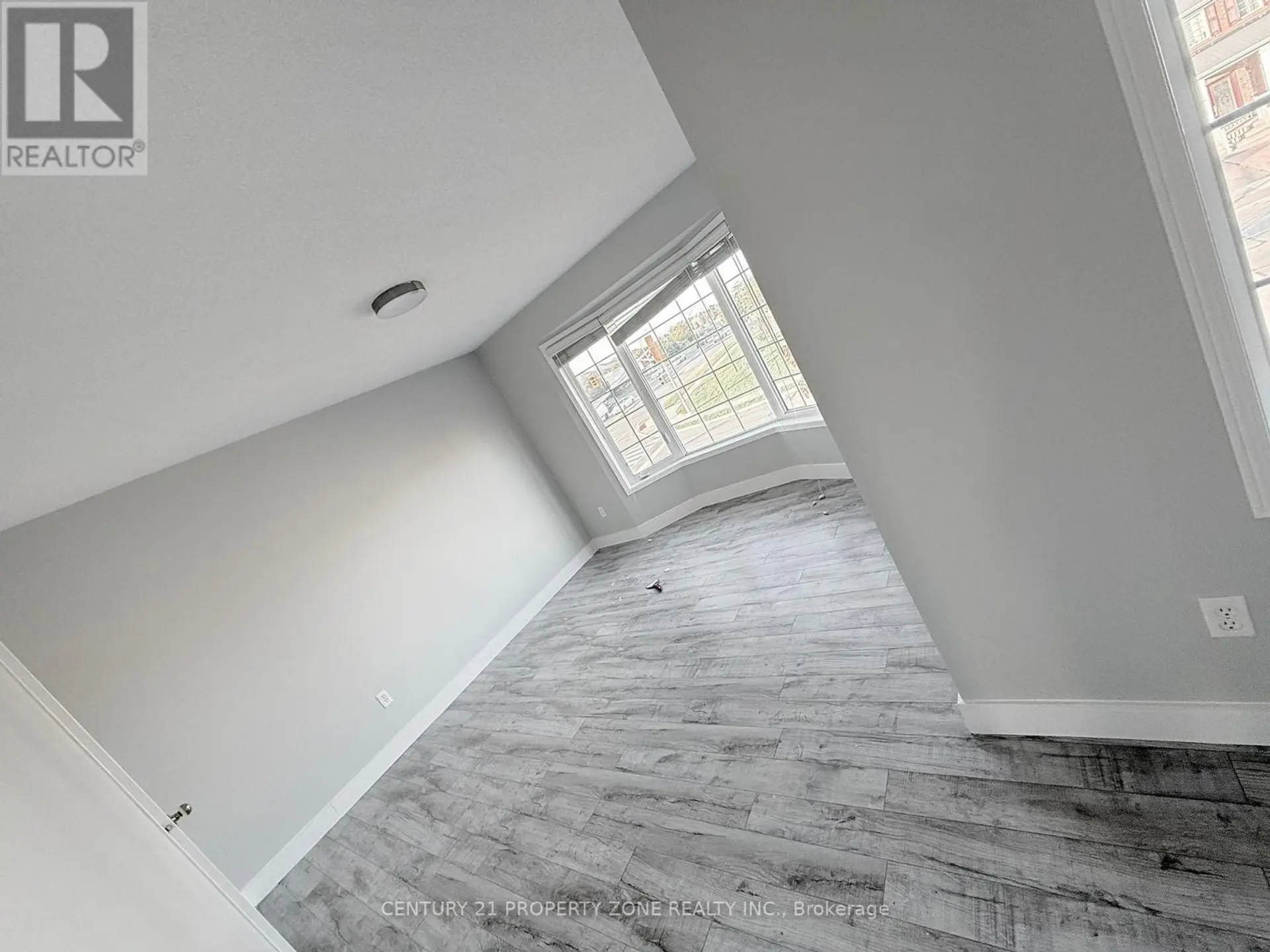 2 ABBOTSBURY DRIVE - Image 7