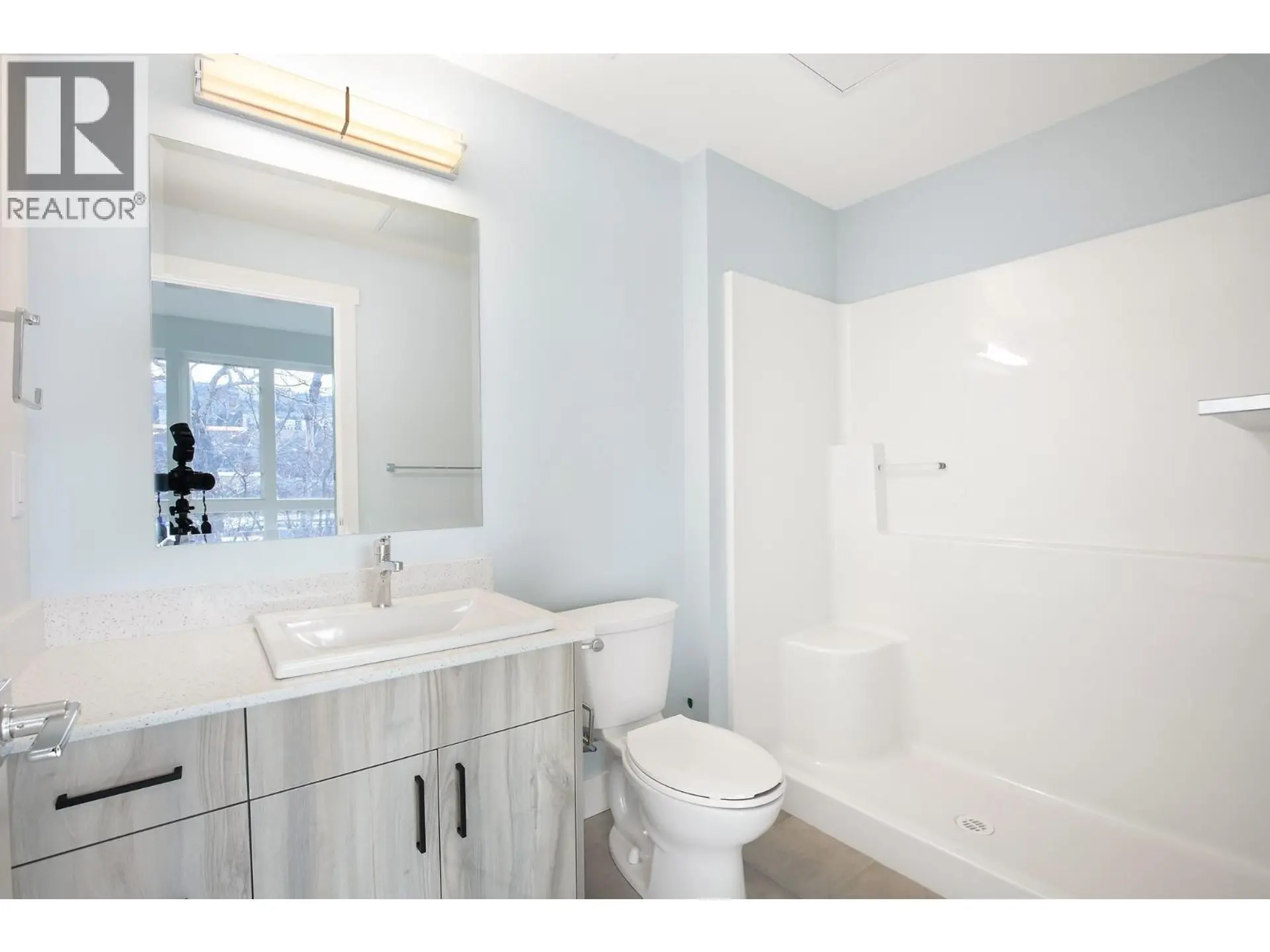 Property at #204 215 ROYAL AVENUE, Kamloops, BC