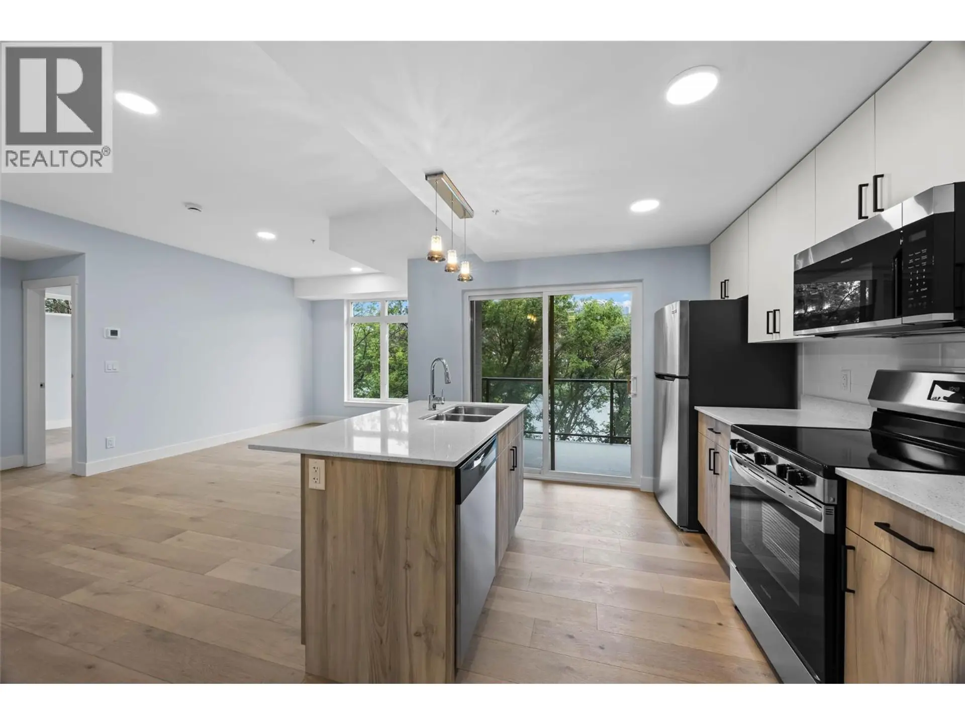 Property at #204 207 ROYAL AVENUE, Kamloops, BC