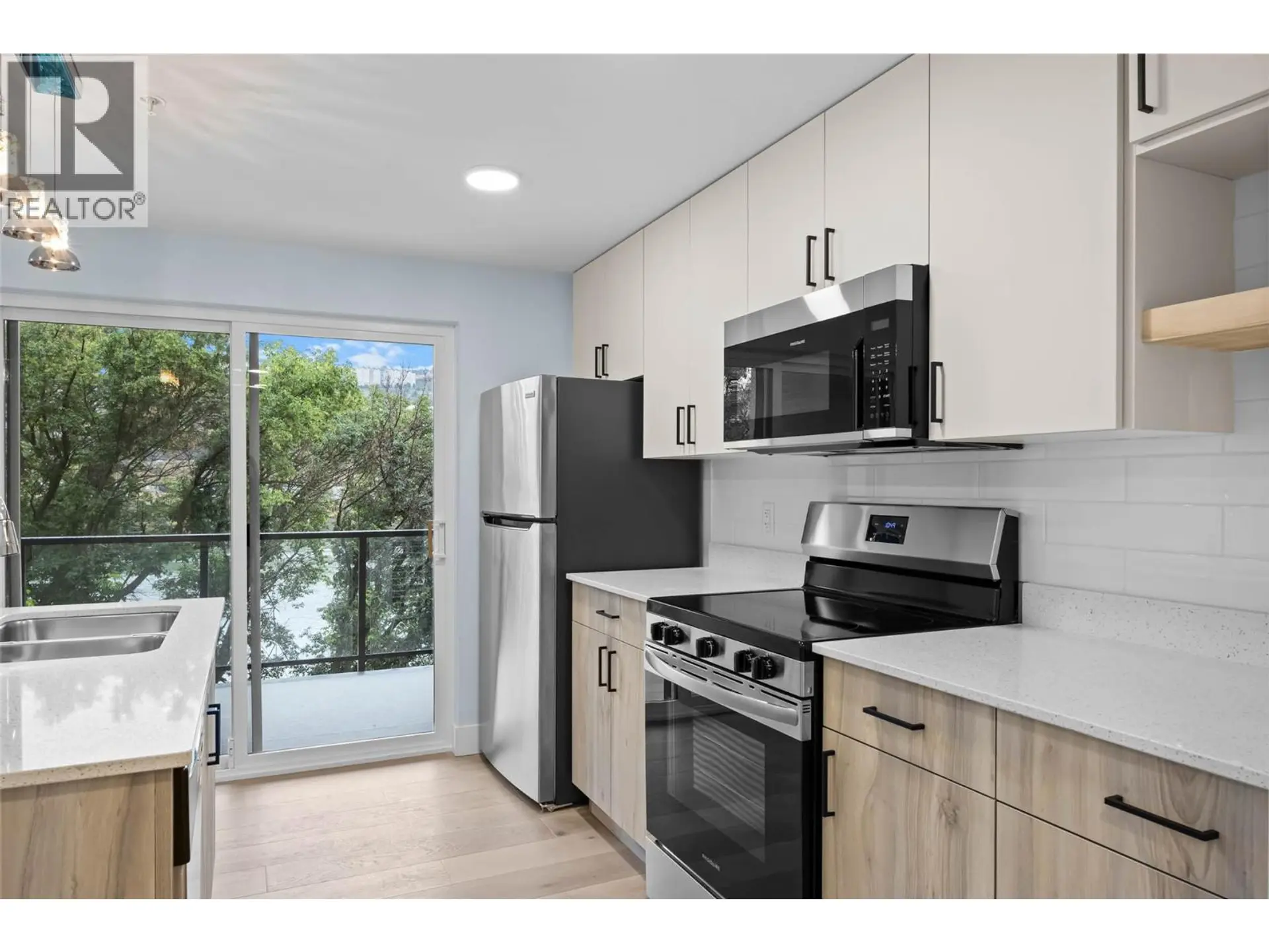 Property at #204 207 ROYAL AVENUE, Kamloops, BC