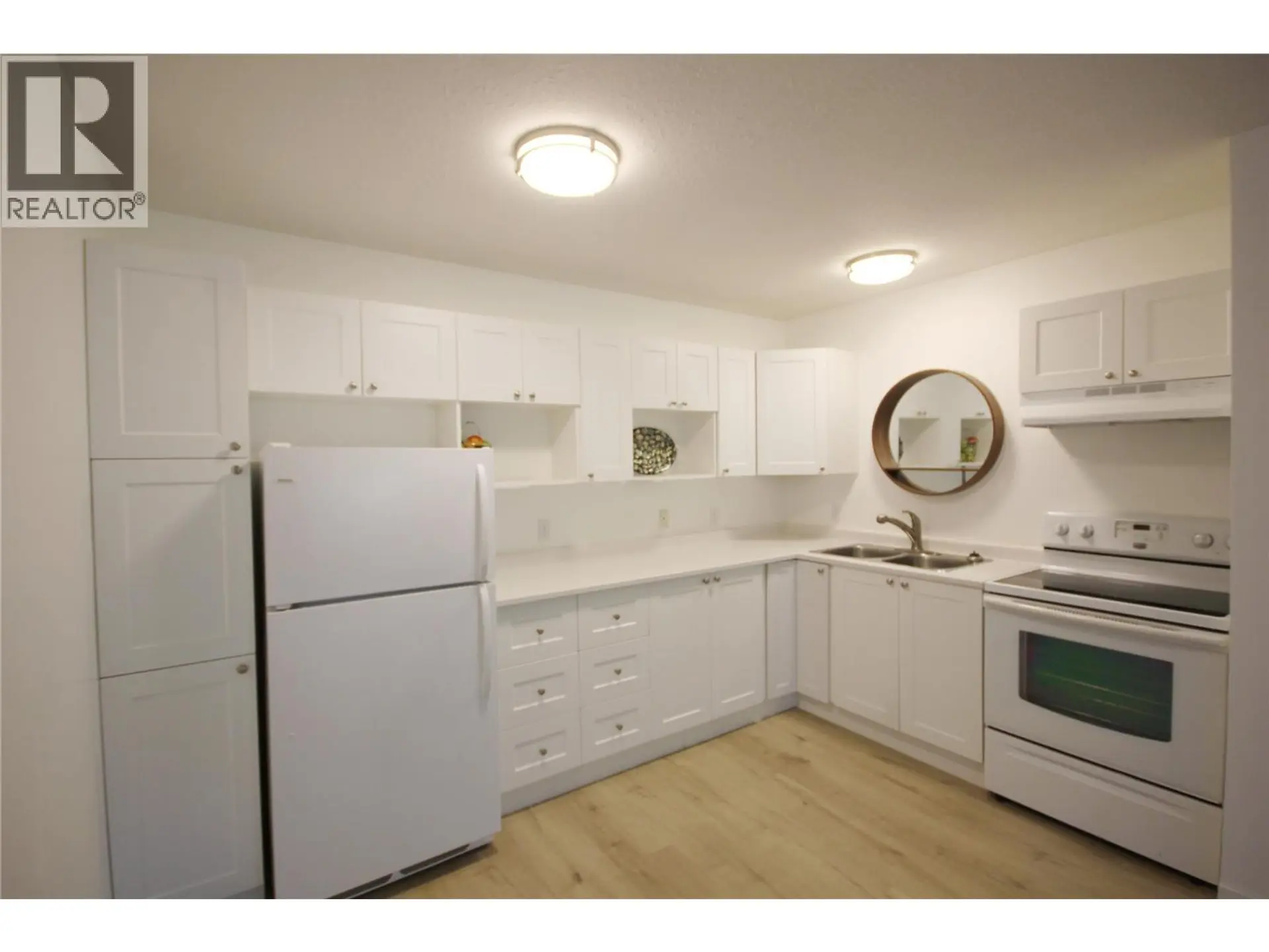 Property at #402 150 Skaha Place, Penticton, BC