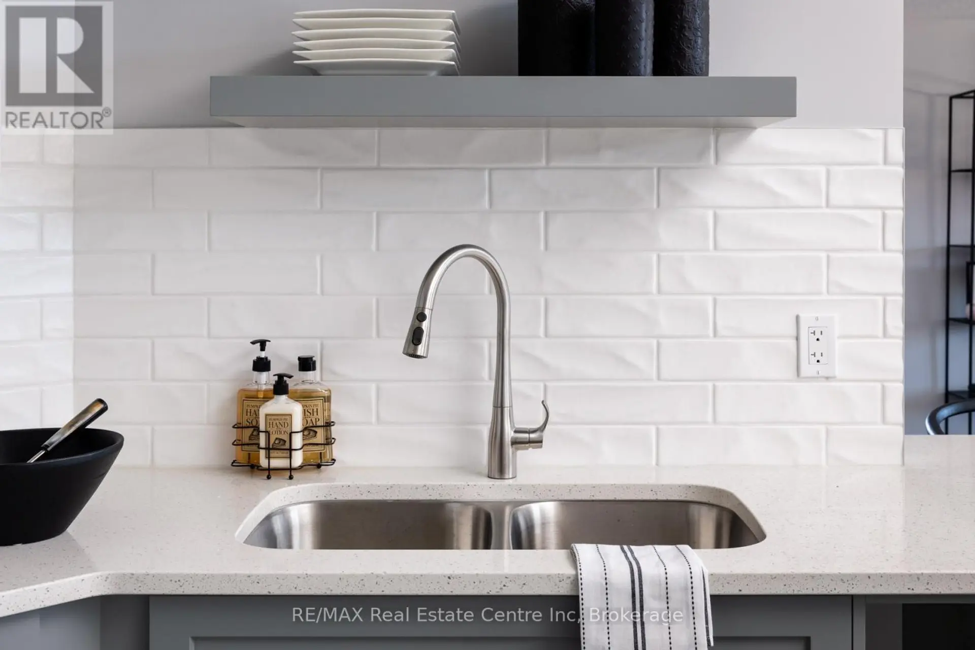218 BRIDGE CRESCENT - Image 3
