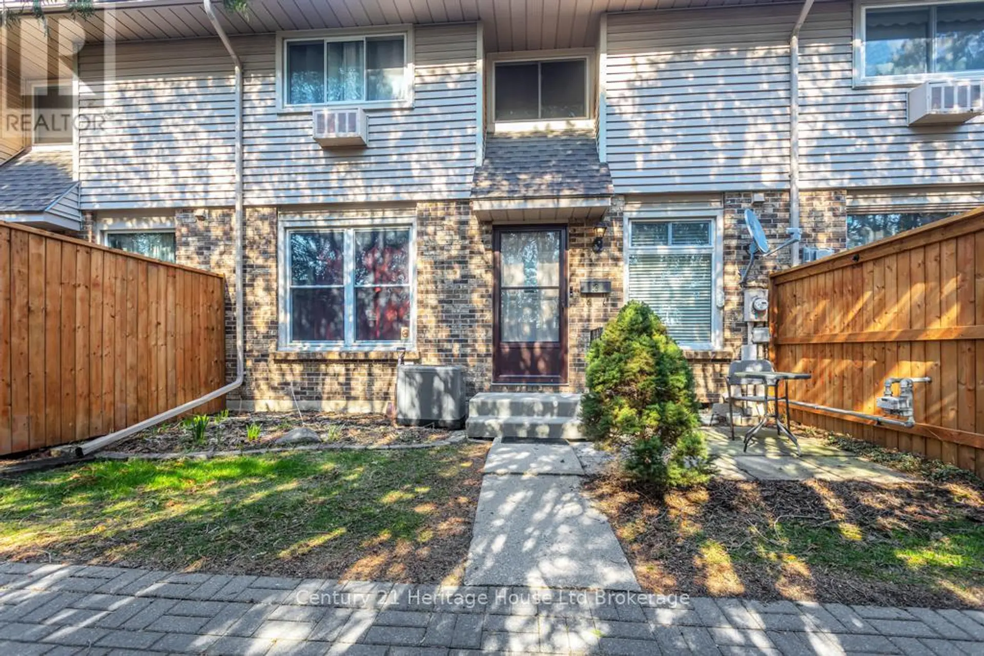 #18 1 LAMERS COURT - Image 1
