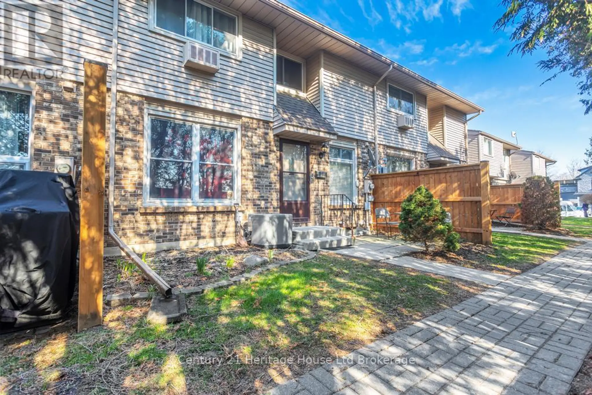 #18 1 LAMERS COURT - Image 2