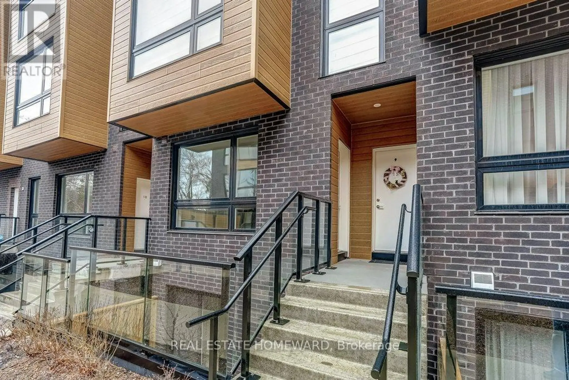 #16 35 BIRCHCLIFF AVENUE - Image 3