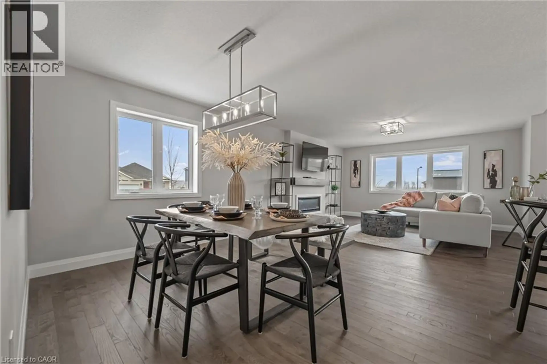 222 BRIDGE Crescent - Image 3