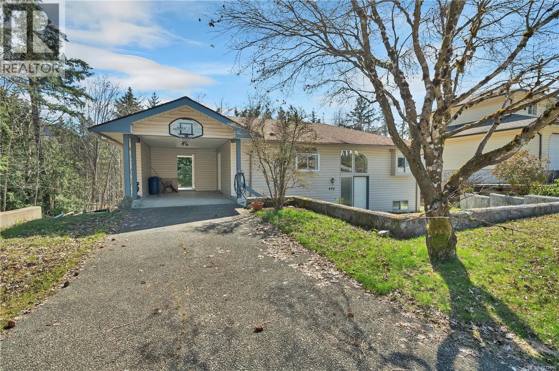 Property at 404 Donner Dr, Gold River, BC