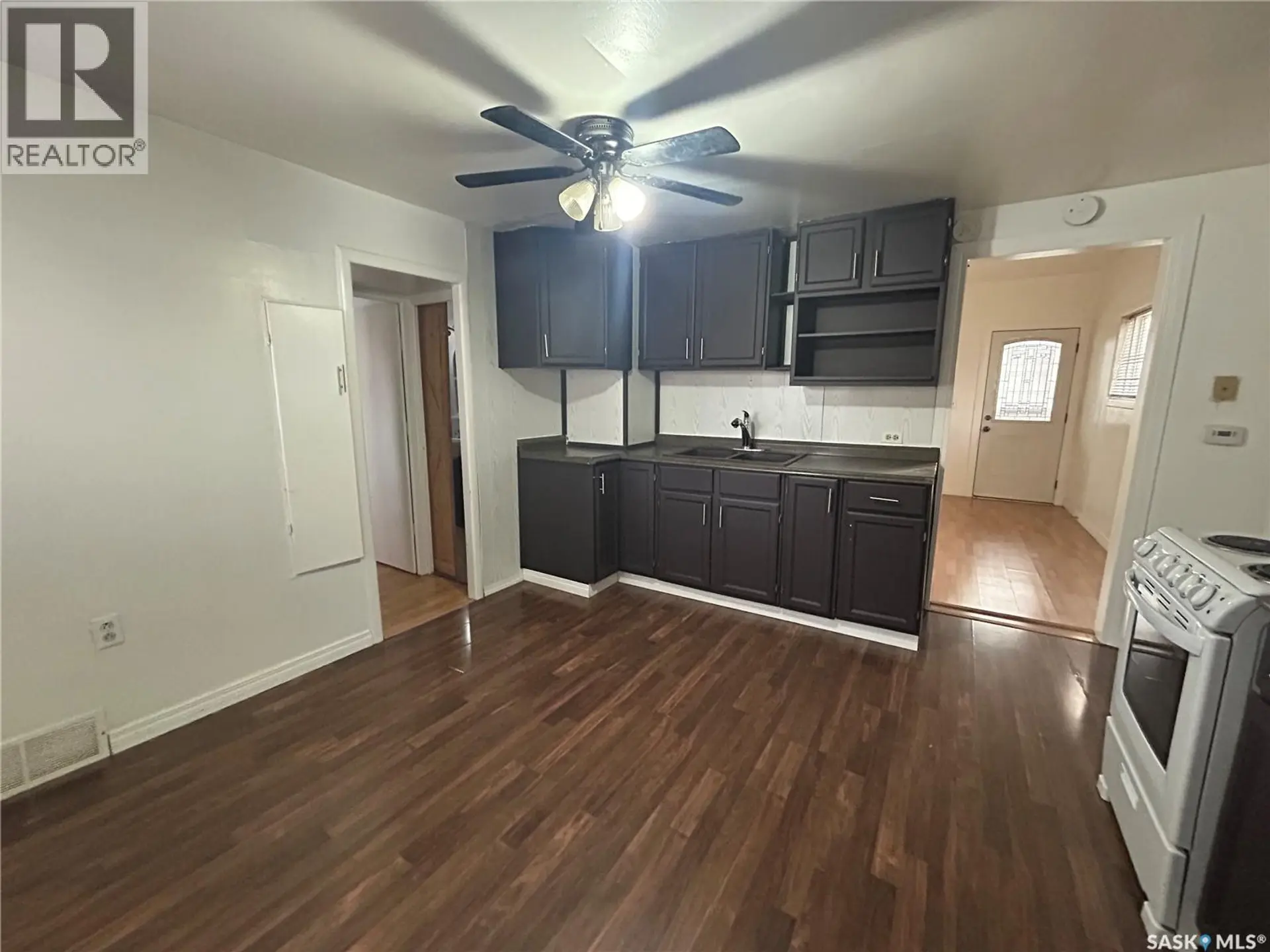 Property at 1042 COTEAU STREET W, Moose Jaw, SK