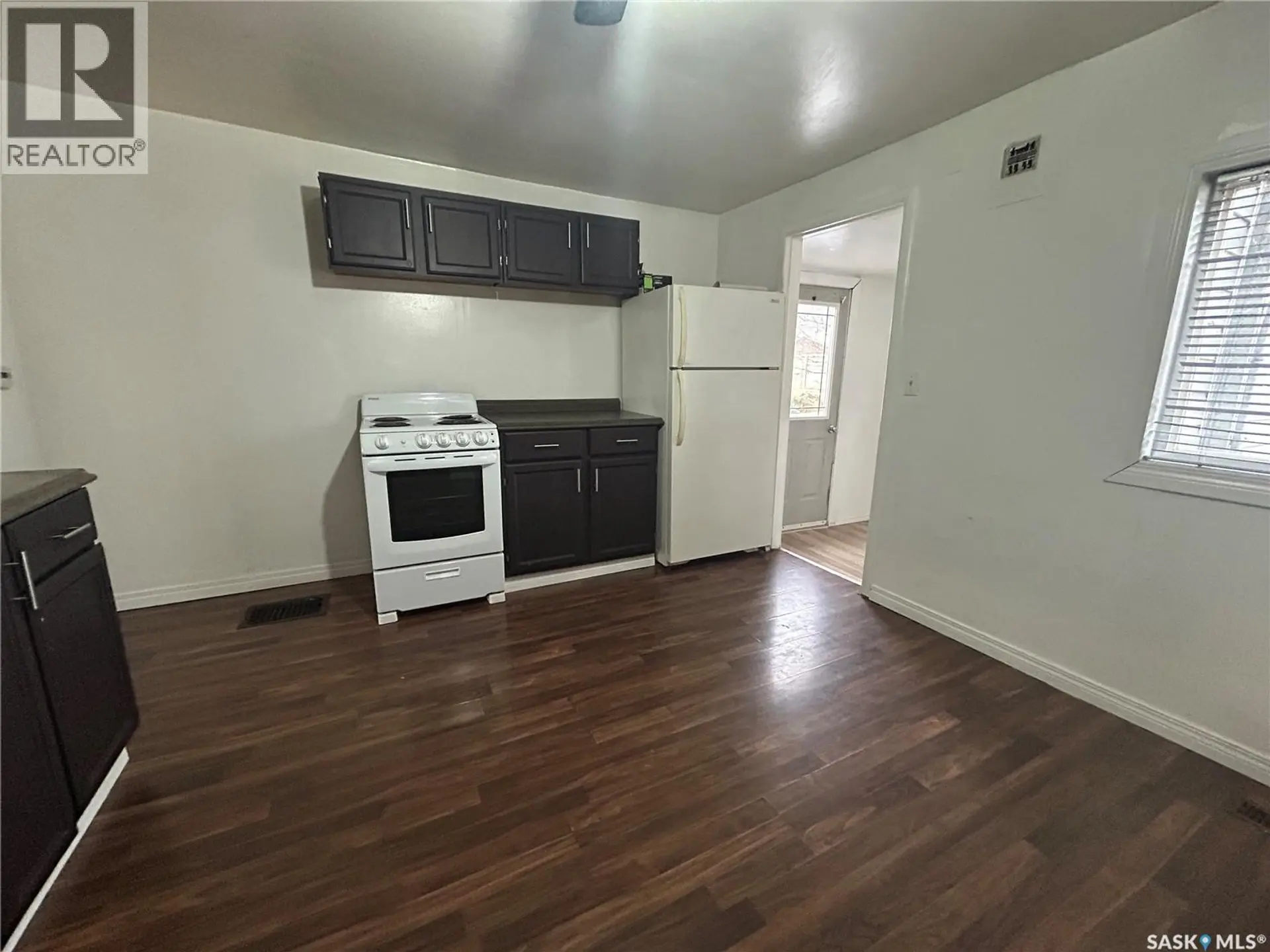 Property at 1042 COTEAU STREET W, Moose Jaw, SK