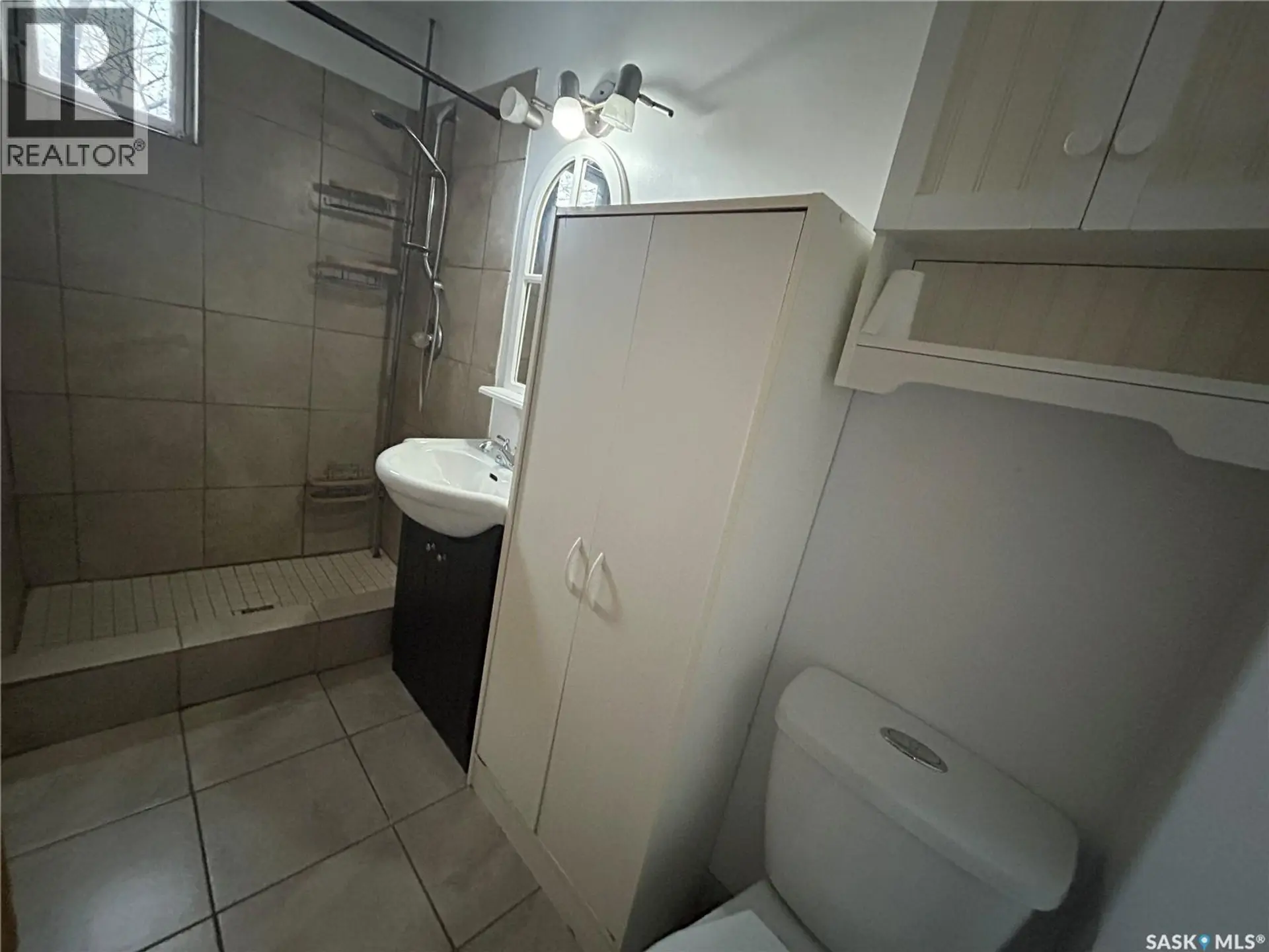 Property at 1042 COTEAU STREET W, Moose Jaw, SK