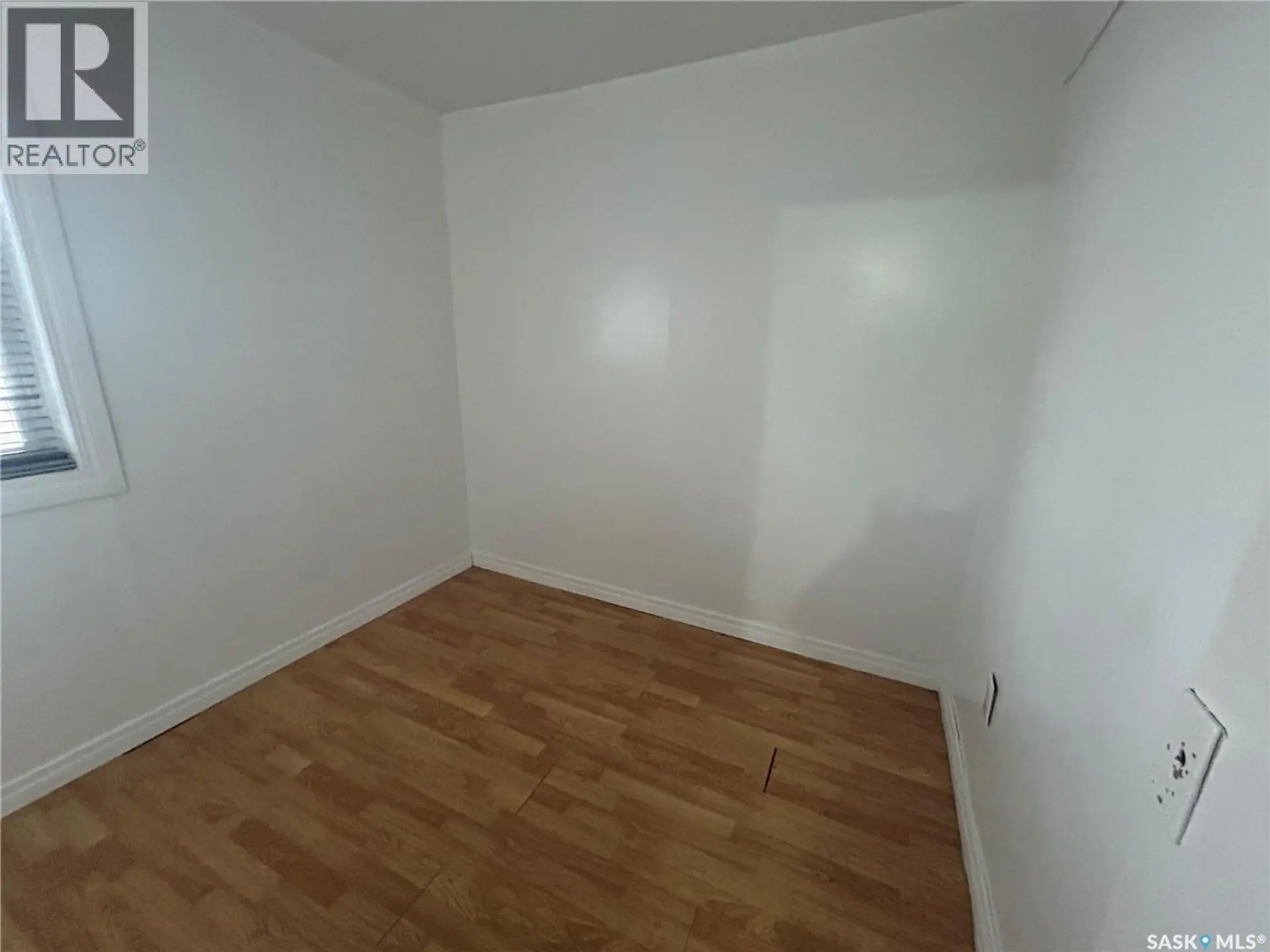 Property at 1042 COTEAU STREET W, Moose Jaw, SK