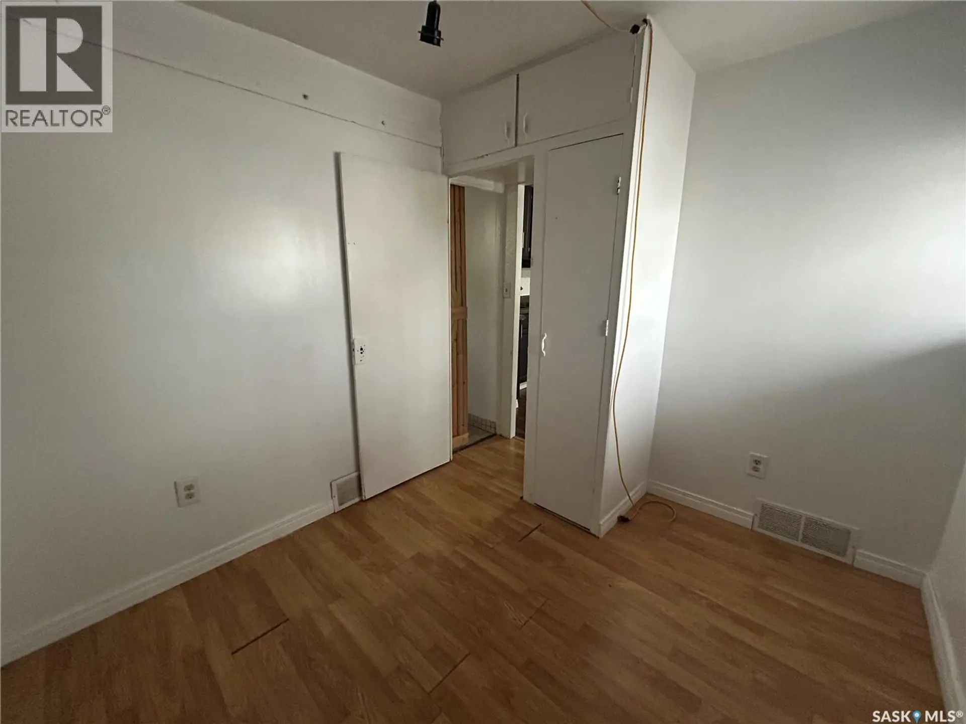 Property at 1042 COTEAU STREET W, Moose Jaw, SK