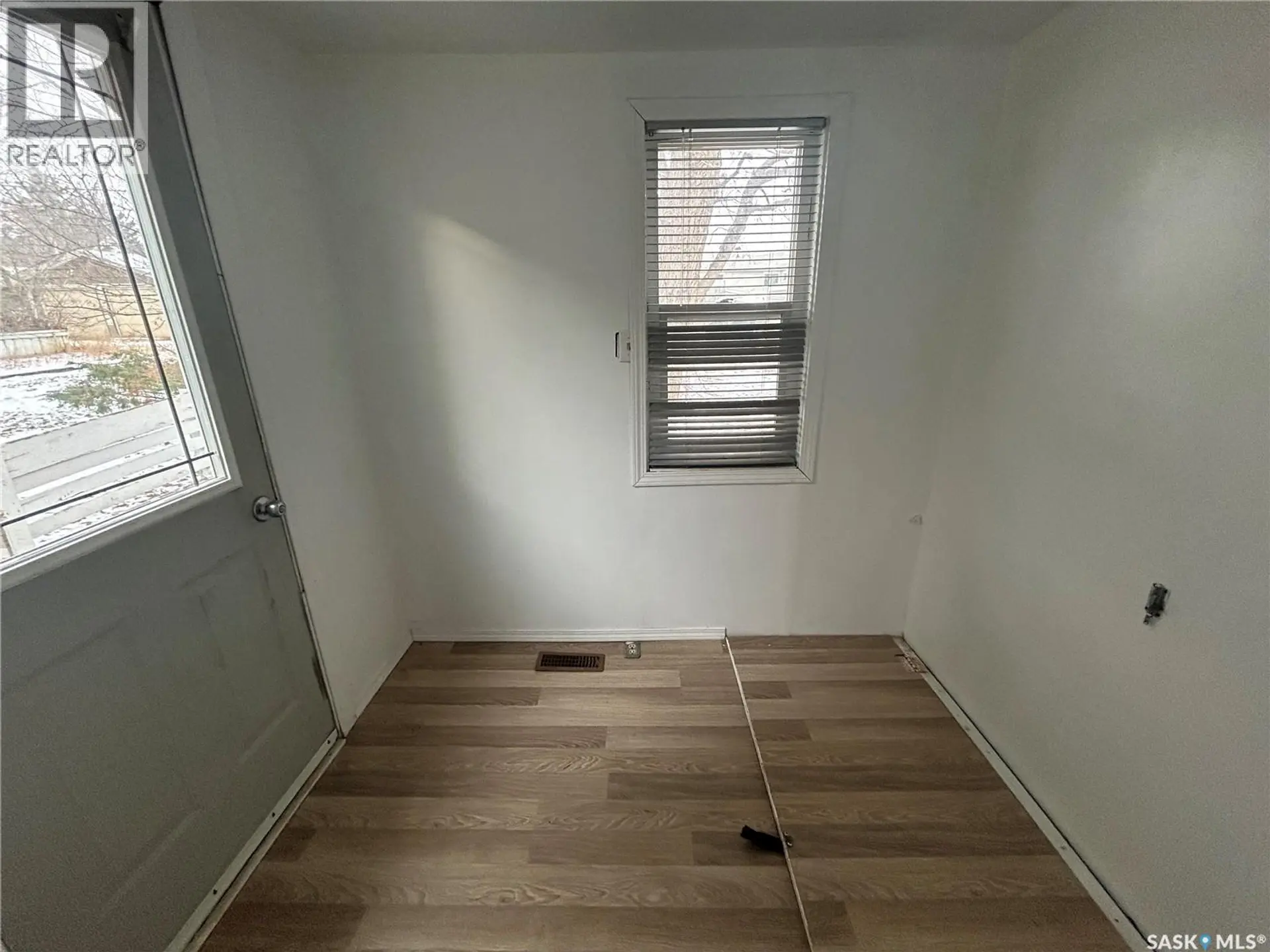 Property at 1042 COTEAU STREET W, Moose Jaw, SK