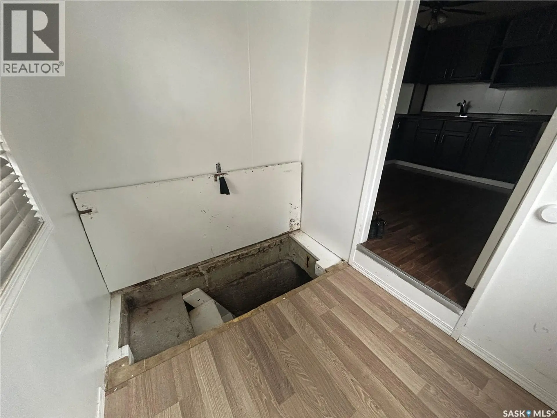 Property at 1042 COTEAU STREET W, Moose Jaw, SK