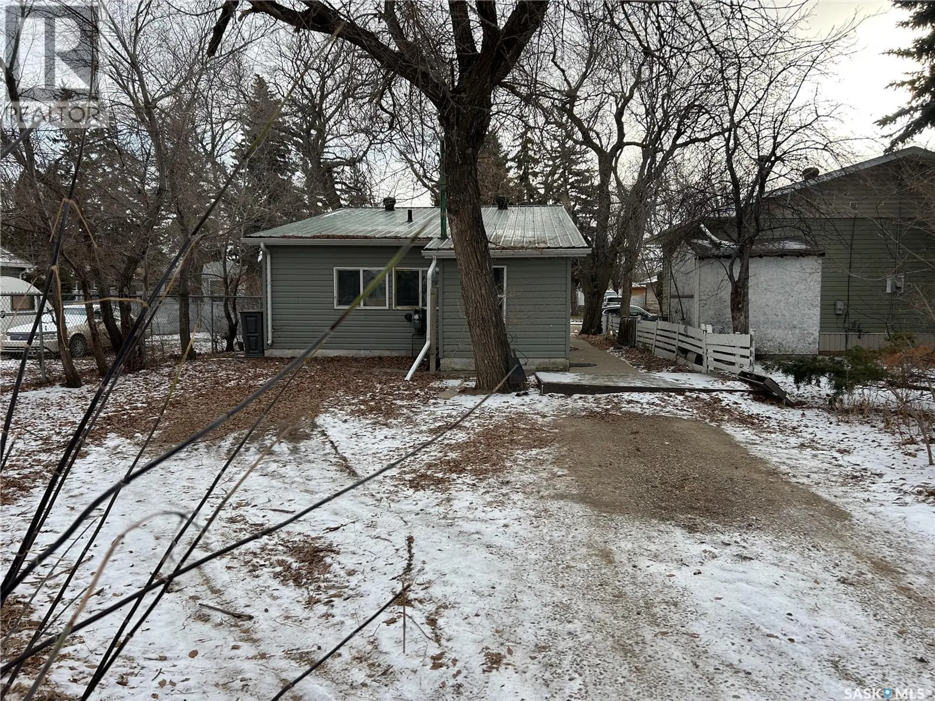 Property at 1042 COTEAU STREET W, Moose Jaw, SK