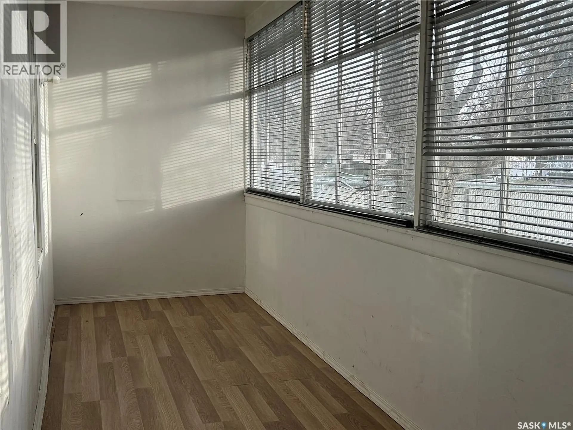 Property at 1042 COTEAU STREET W, Moose Jaw, SK