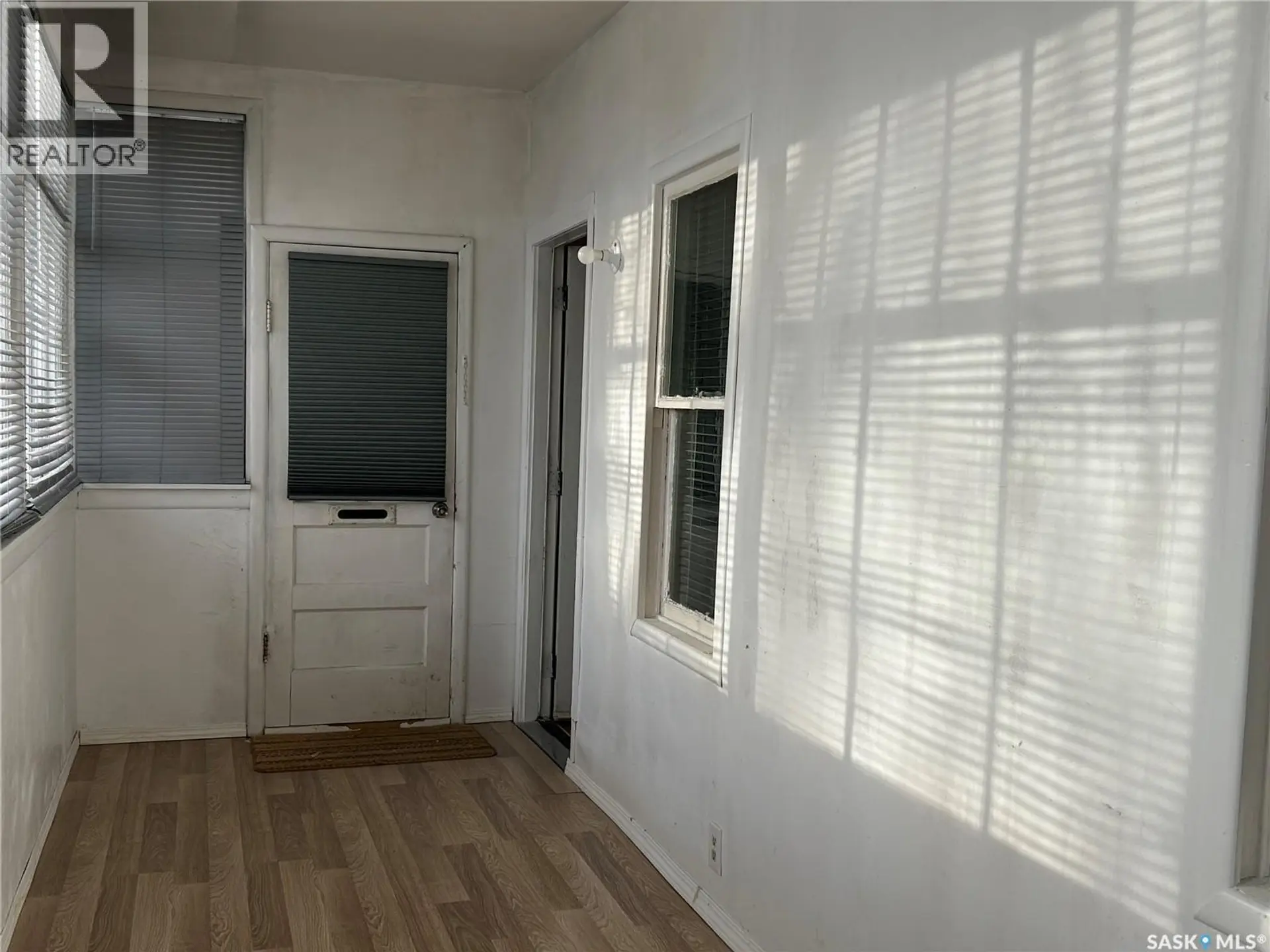 Property at 1042 COTEAU STREET W, Moose Jaw, SK