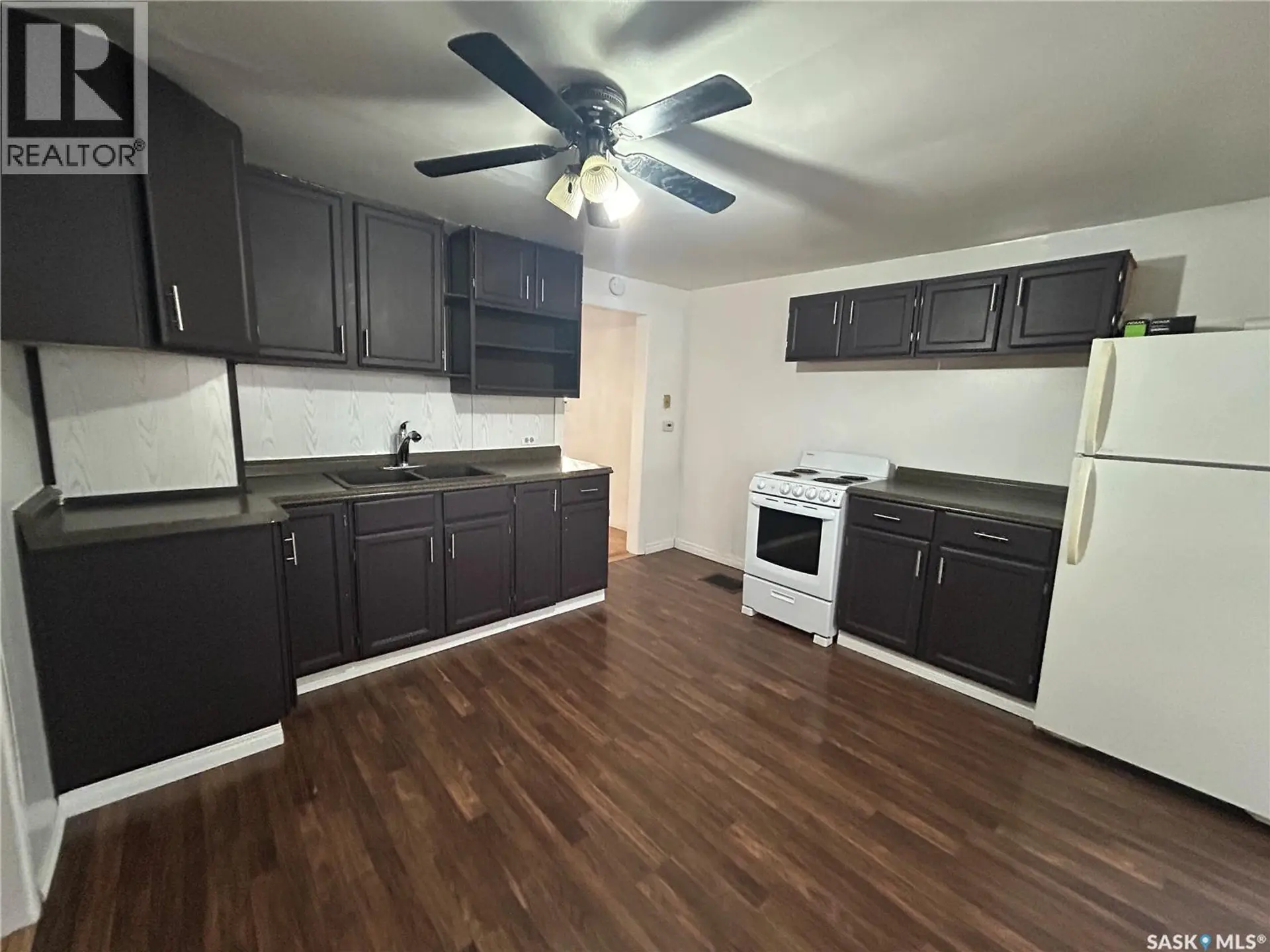 Property at 1042 COTEAU STREET W, Moose Jaw, SK