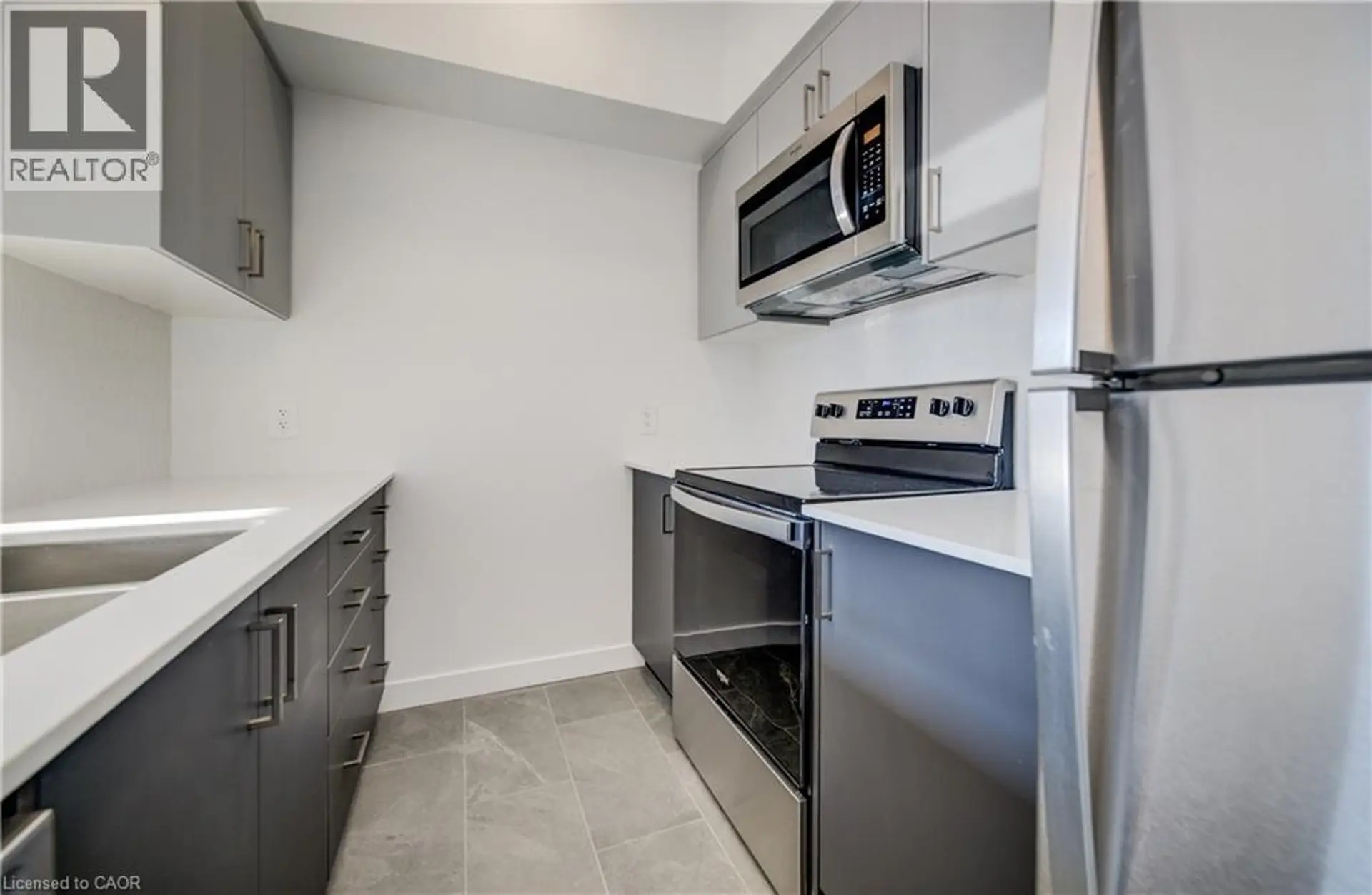 #41 31 MILL STREET - Image 4