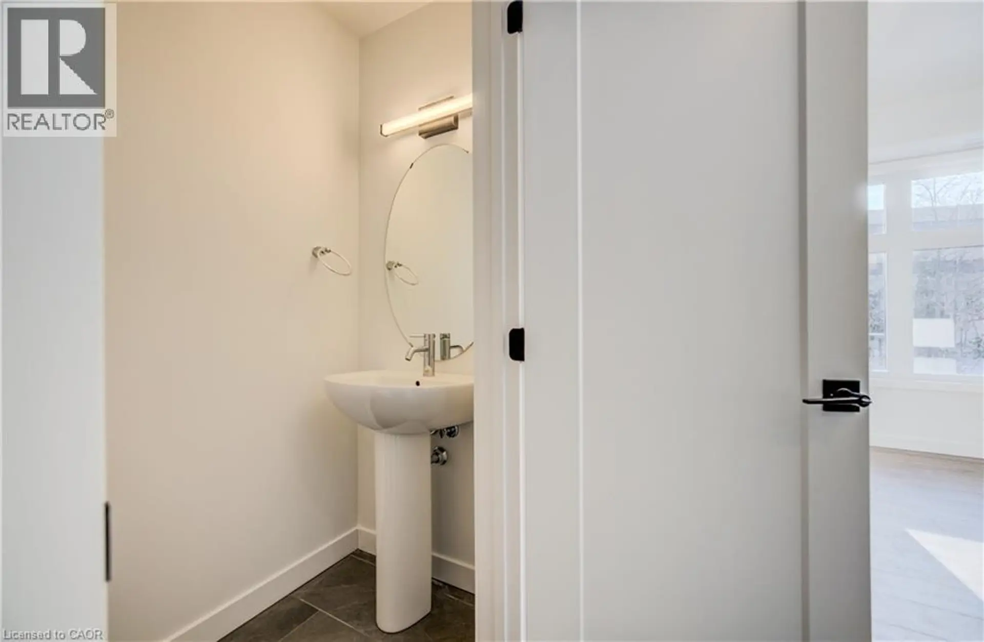 #89 31 MILL STREET - Image 8