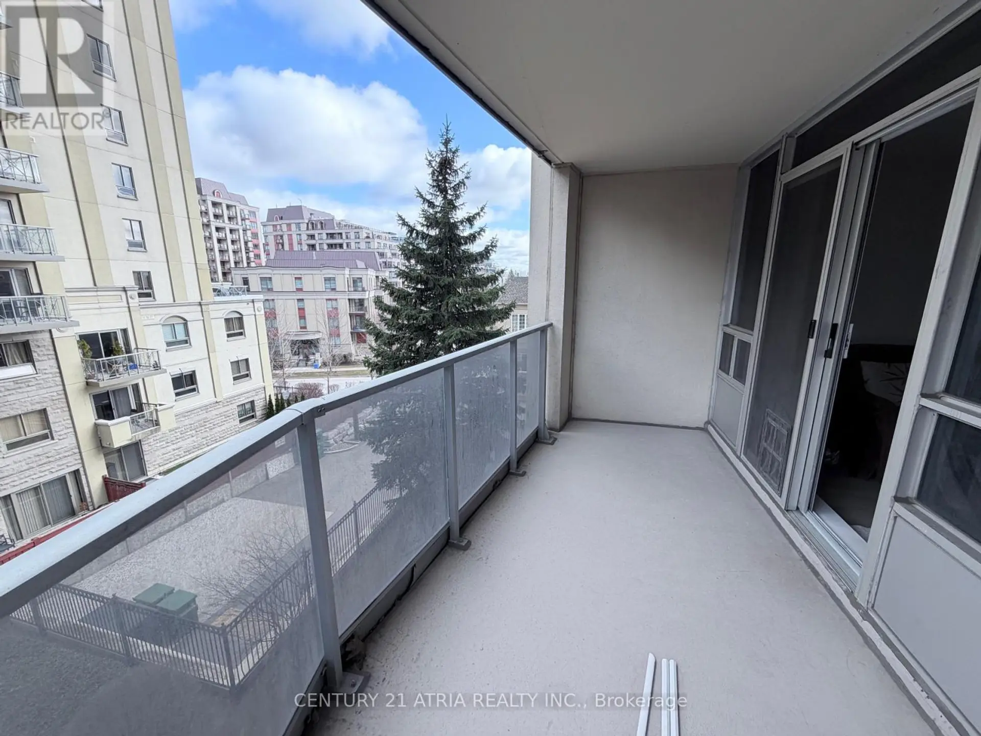 #303 8 REAN DRIVE - Image 13