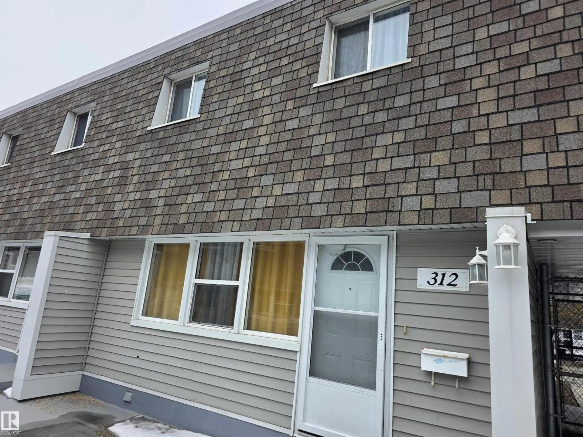 312 VILLAGE ON THE GREEN GR NW - Image 1