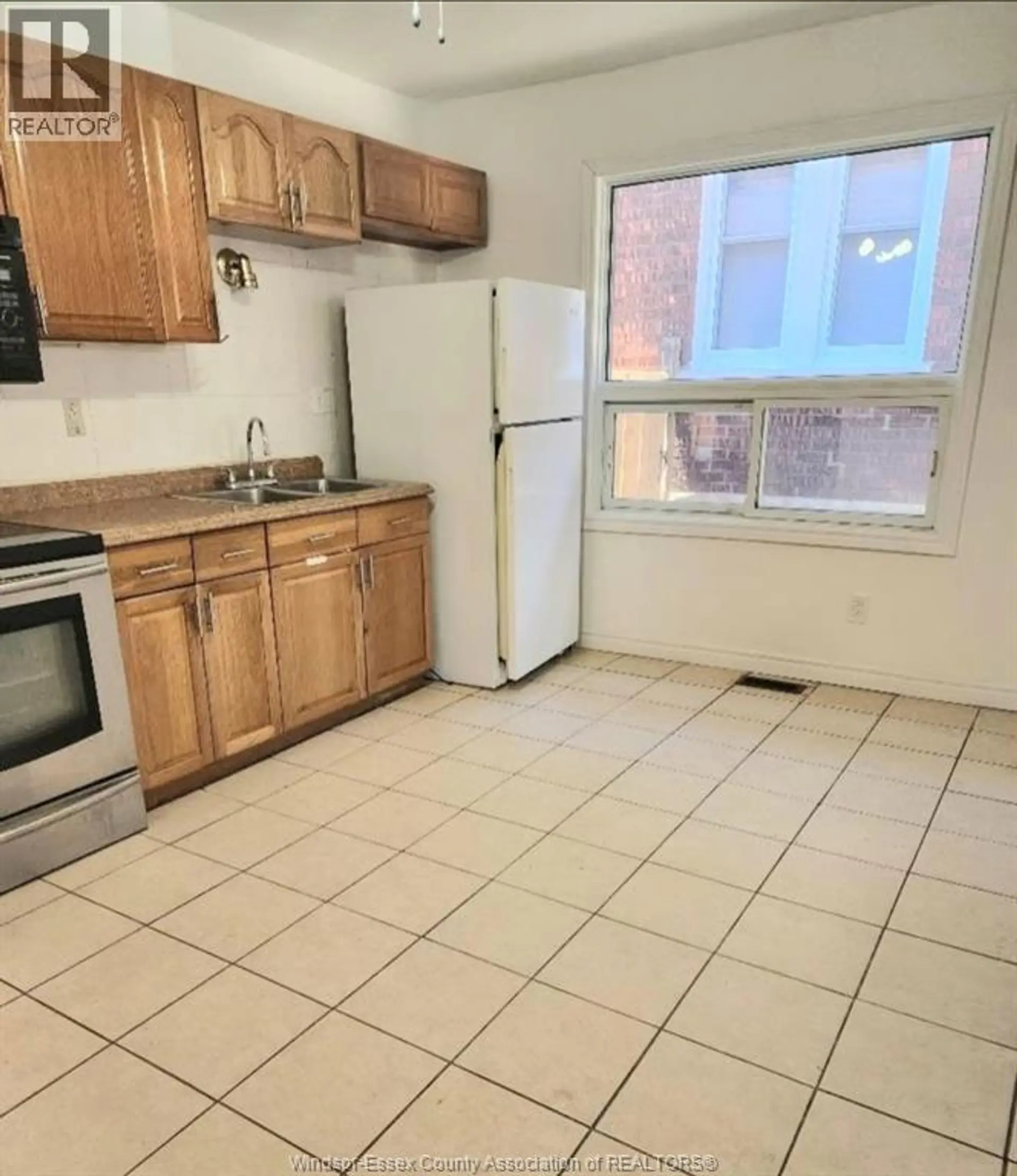 1561 York STREET - Image 3