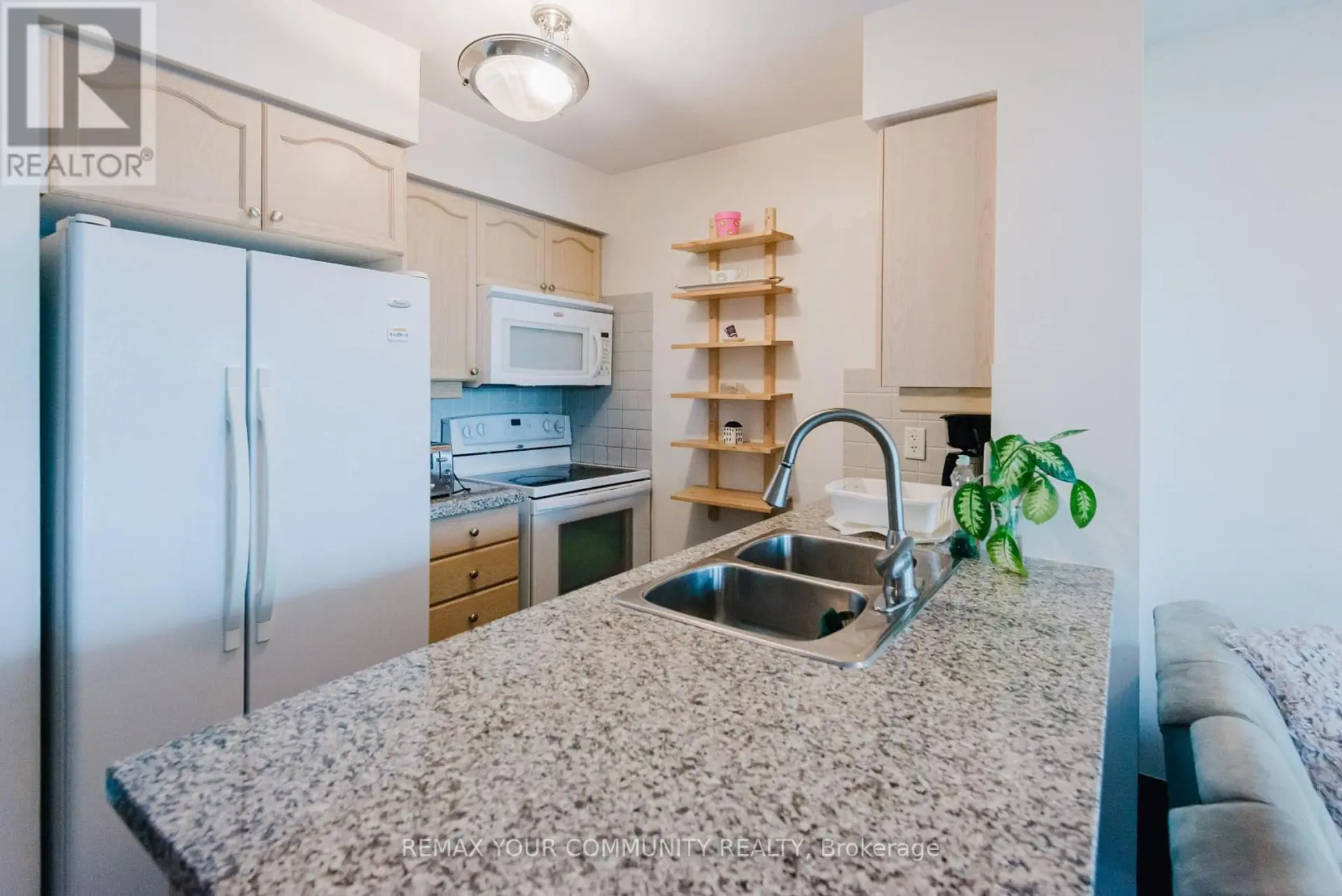 #2510 15 GREENVIEW AVENUE - Image 8