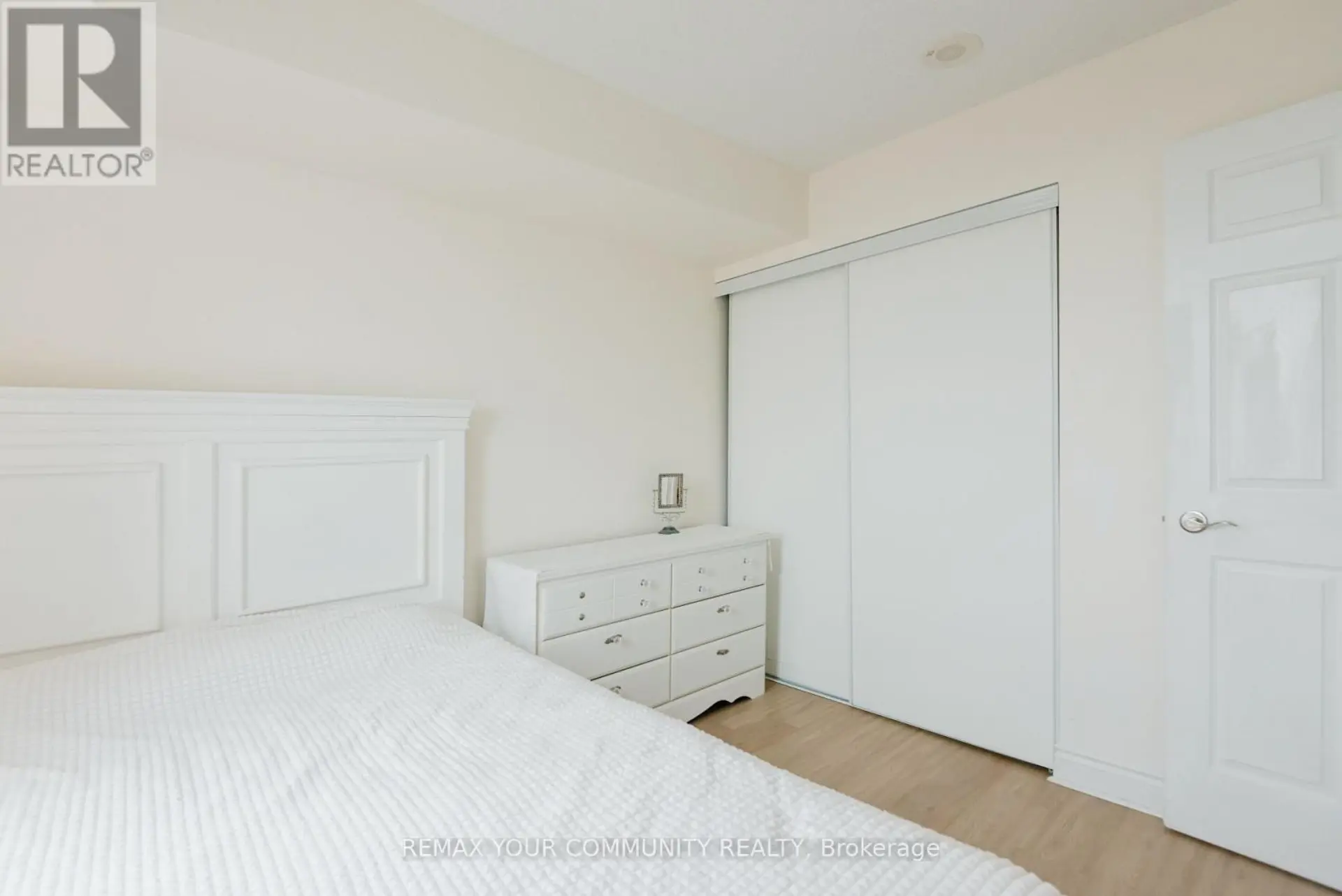 #2510 15 GREENVIEW AVENUE - Image 15