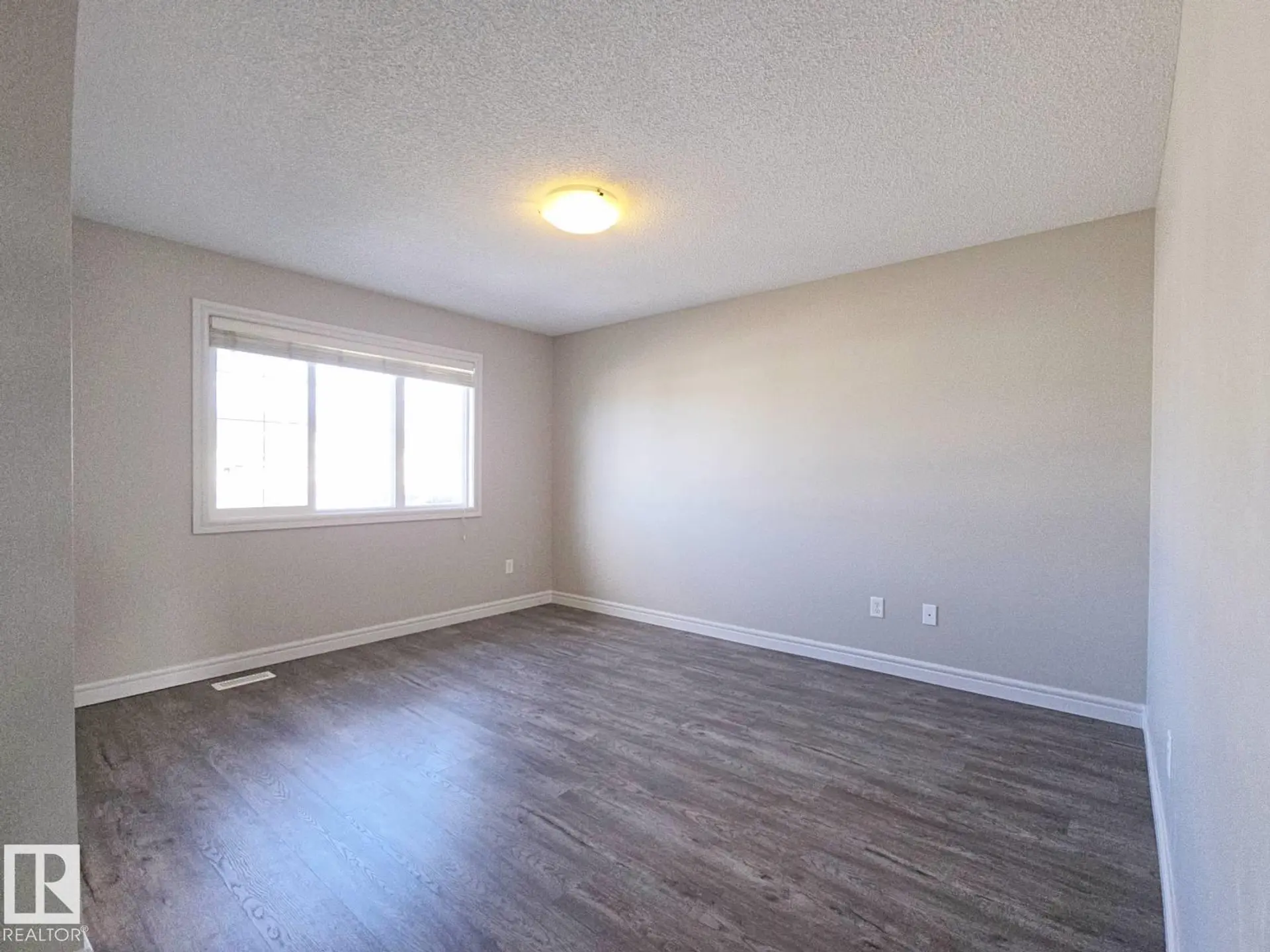 11525 18A AV SW - Image 12