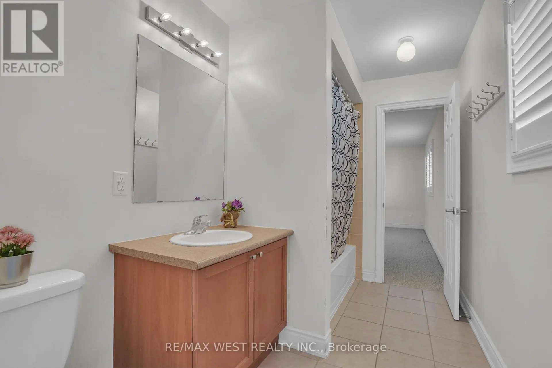 146 SANDRINGHAM DRIVE - Image 12