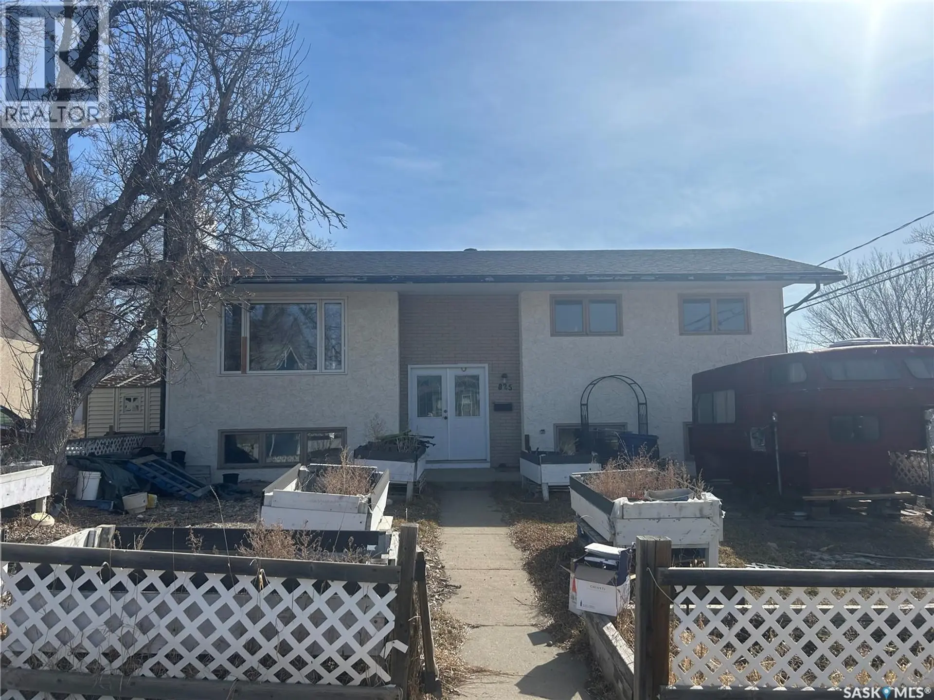 Property at 825 7TH AVENUE NW, Moose Jaw, SK