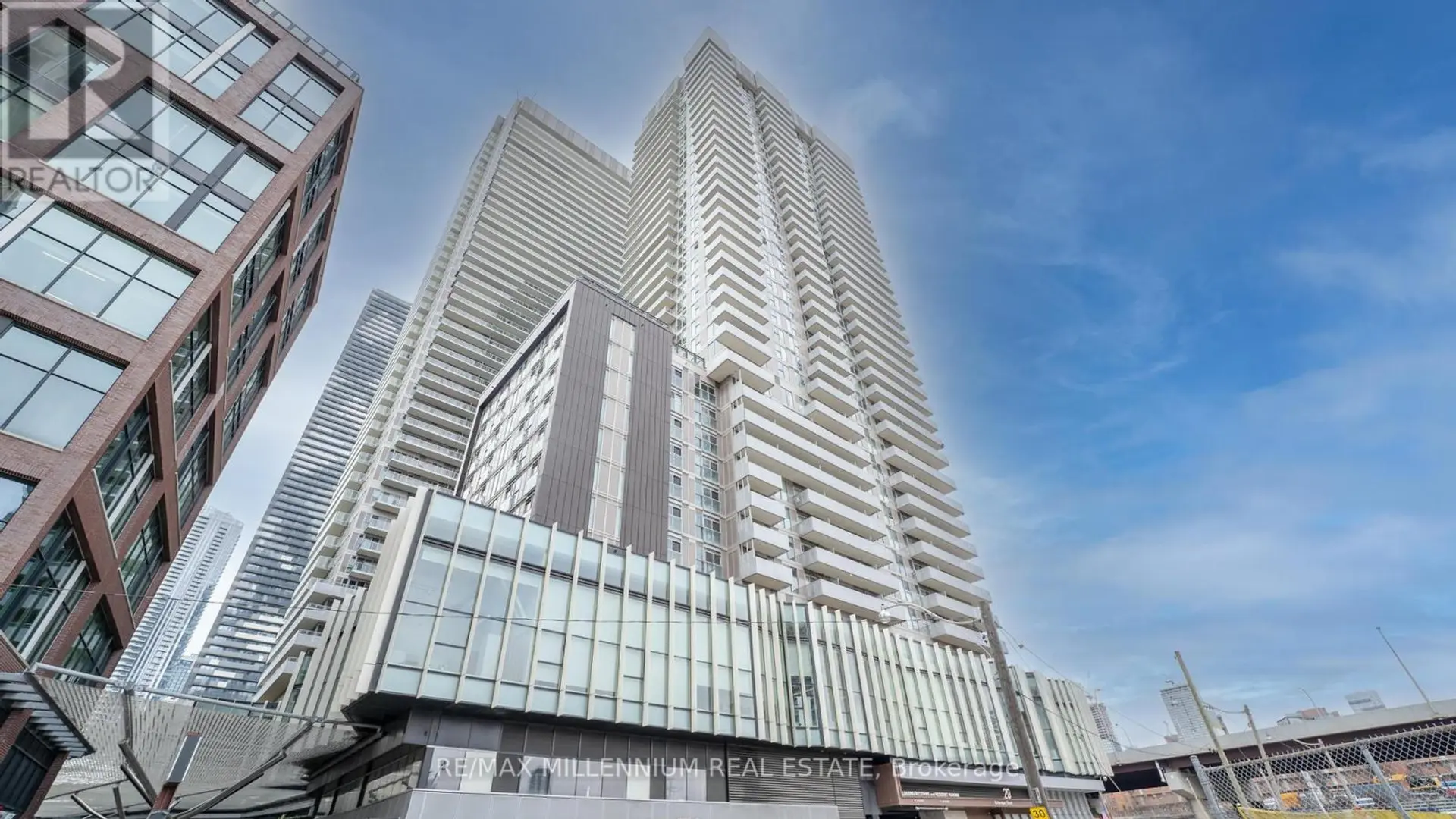 #1808 20 RICHARDSON STREET - Image 1