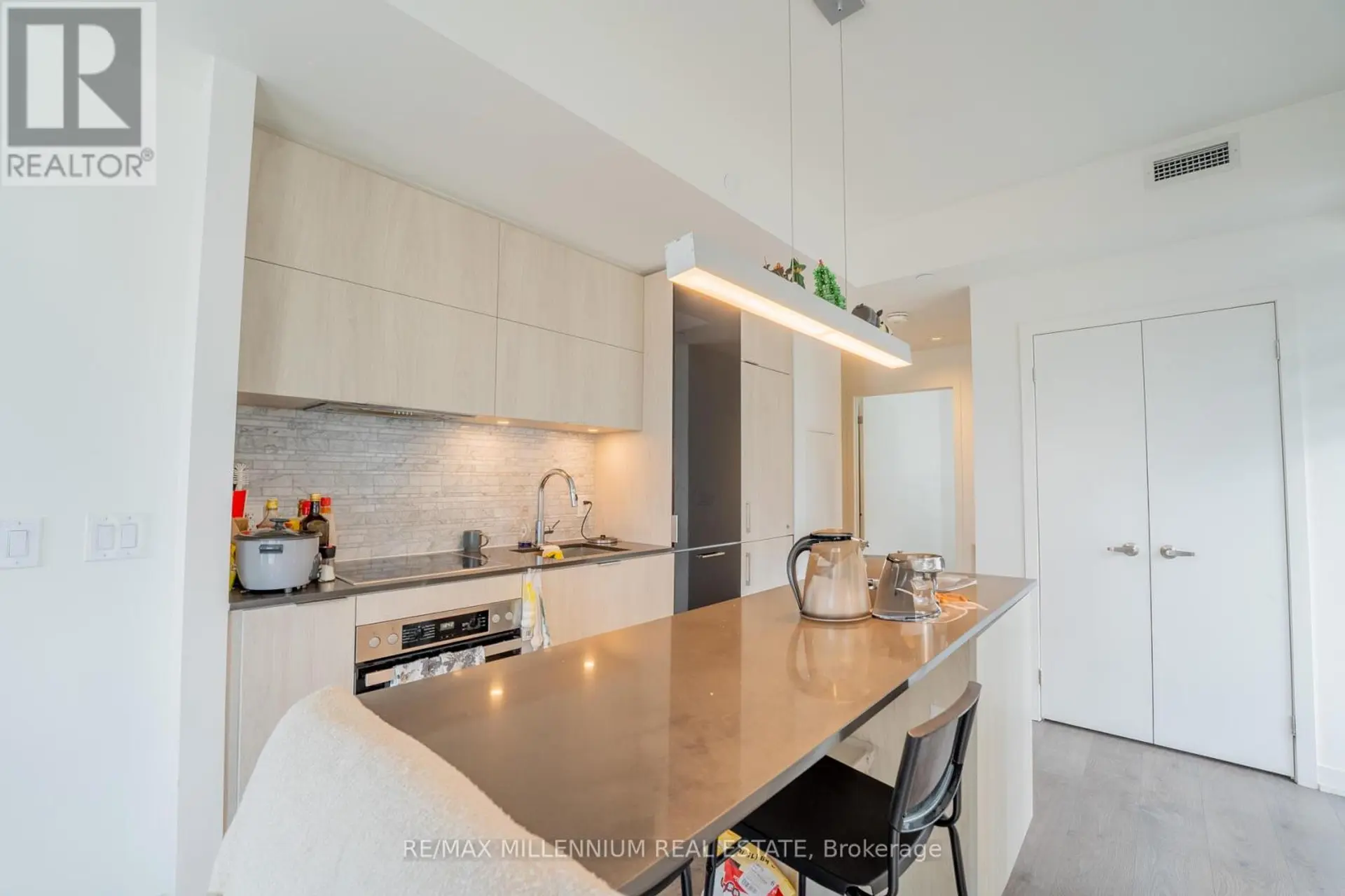 #1808 20 RICHARDSON STREET - Image 9