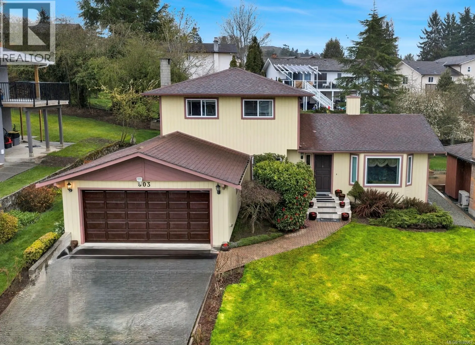 Property at 803 Kimberly Pl, Saanich, BC