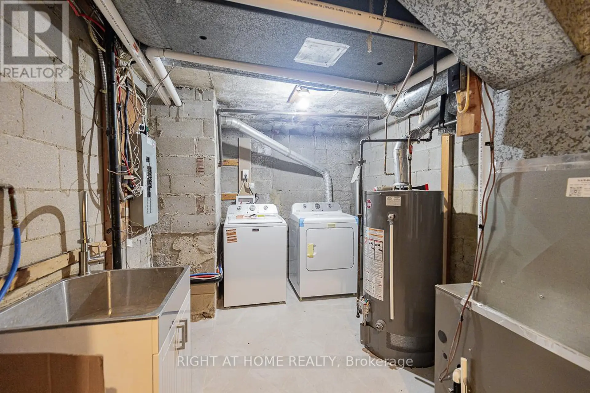 #176 160 PALMDALE DRIVE - Image 15