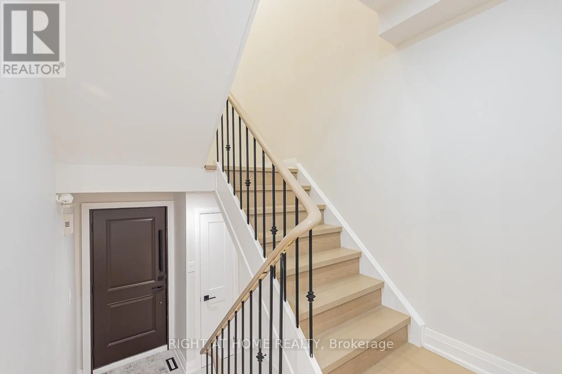 #176 160 PALMDALE DRIVE - Image 6