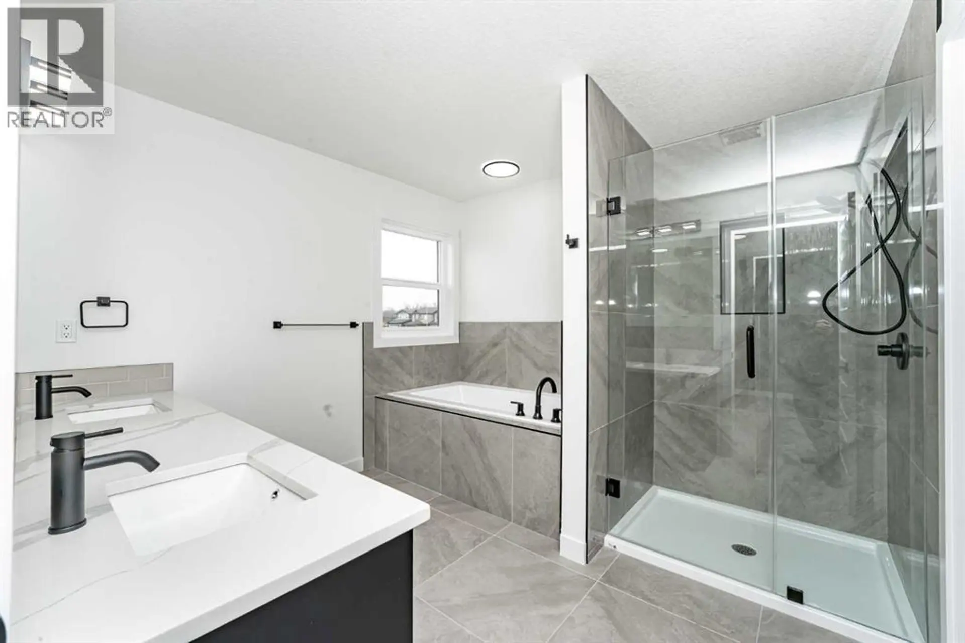 Property at 182 LAKEWOOD CRESCENT, Strathmore, AB