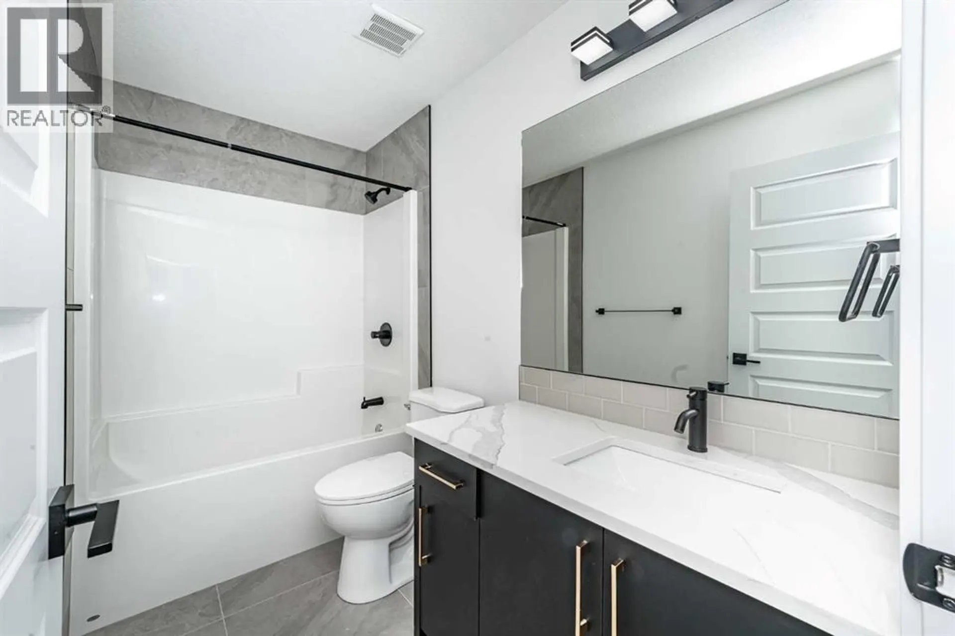 Property at 182 LAKEWOOD CRESCENT, Strathmore, AB