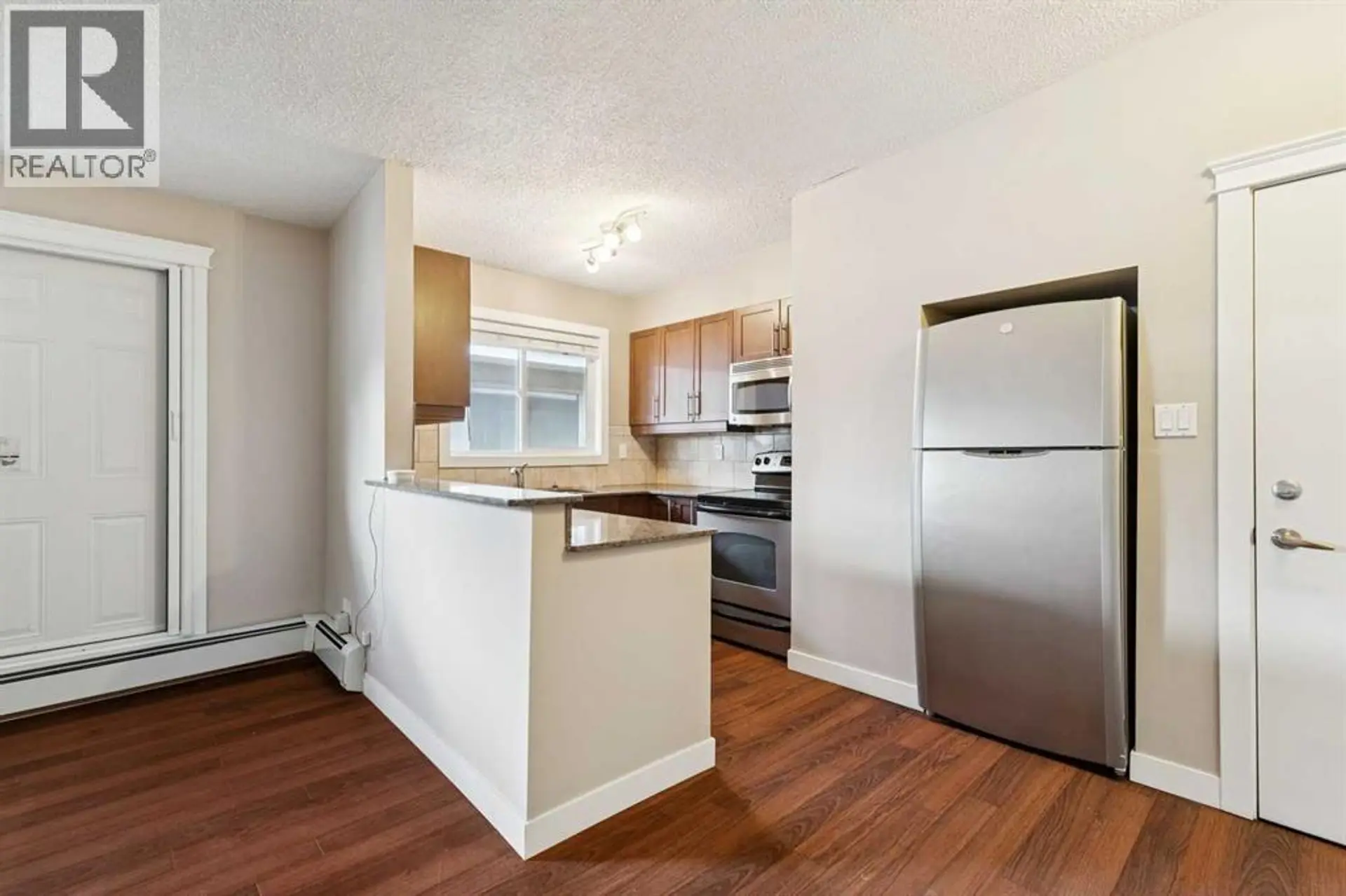 Property at #4 605 67 AVENUE SW, Calgary, AB