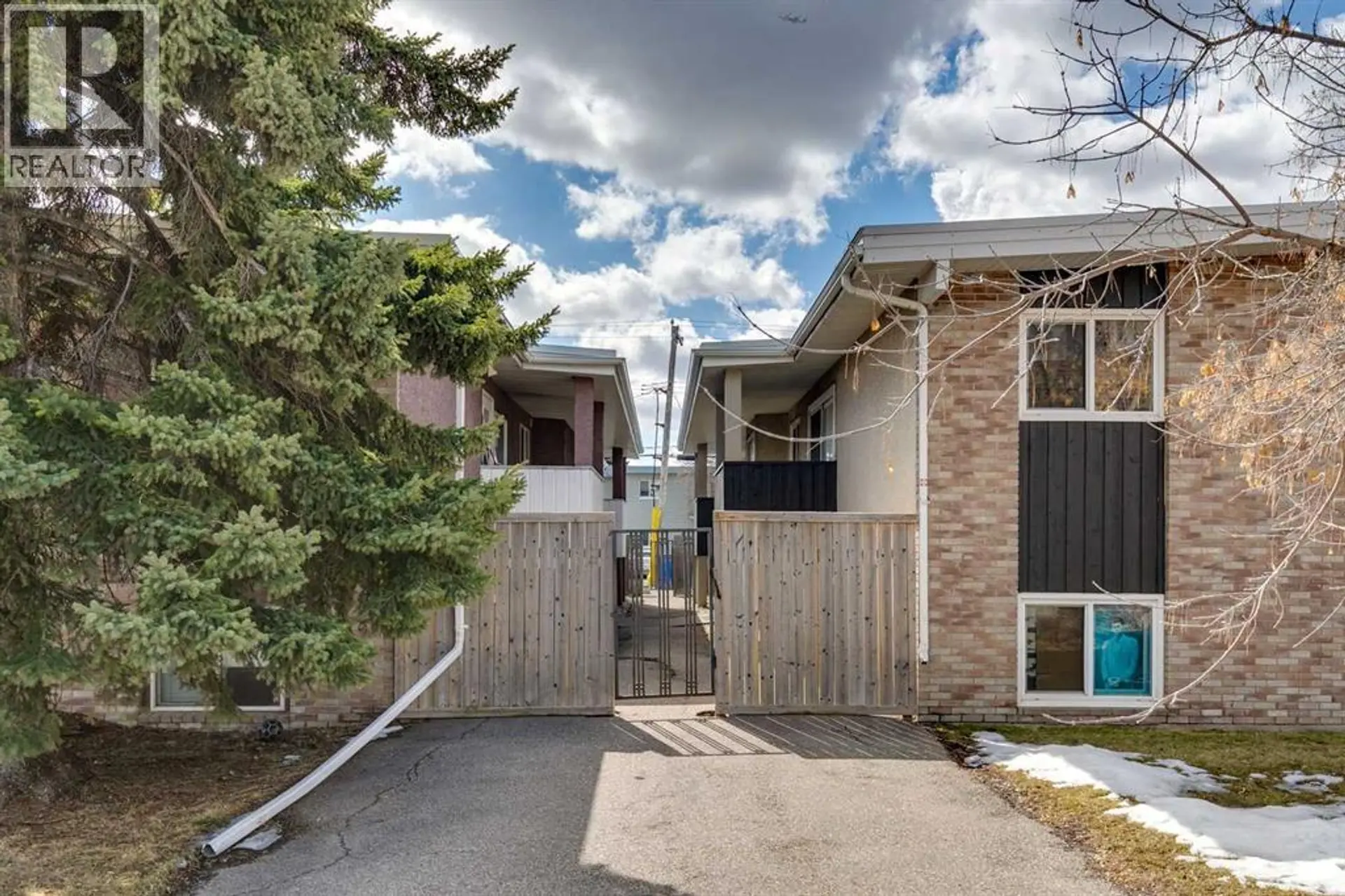 Property at #4 605 67 AVENUE SW, Calgary, AB