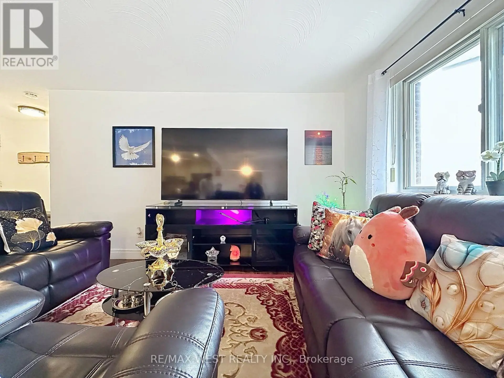 #206 800 KENNEDY ROAD - Image 4